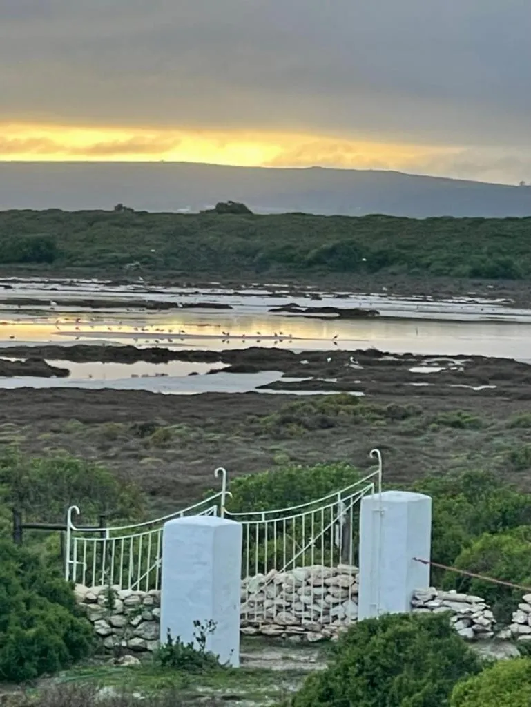 Facade/entrance in Rooisee