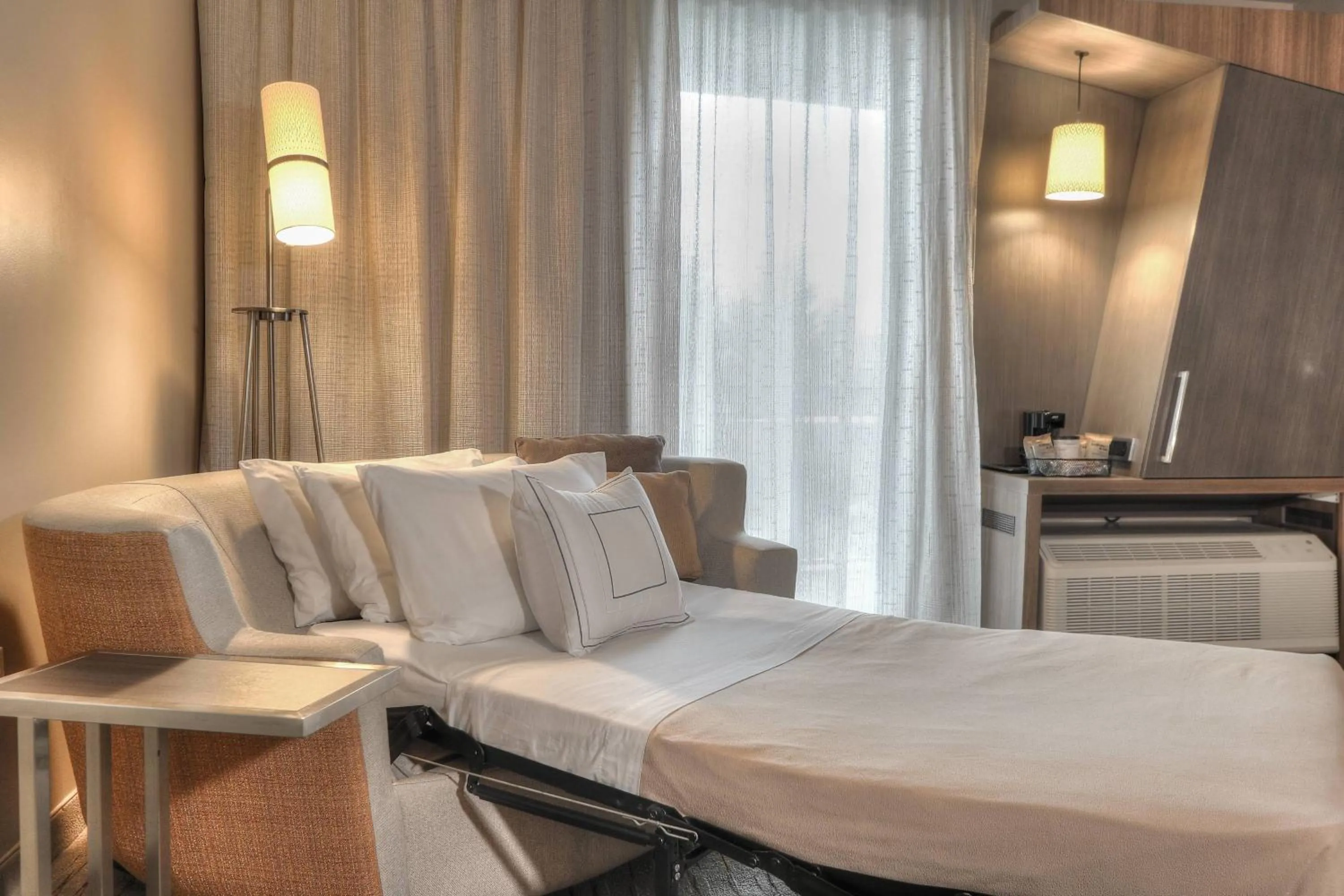 Photo of the whole room, Bed in Courtyard by Marriott Pigeon Forge