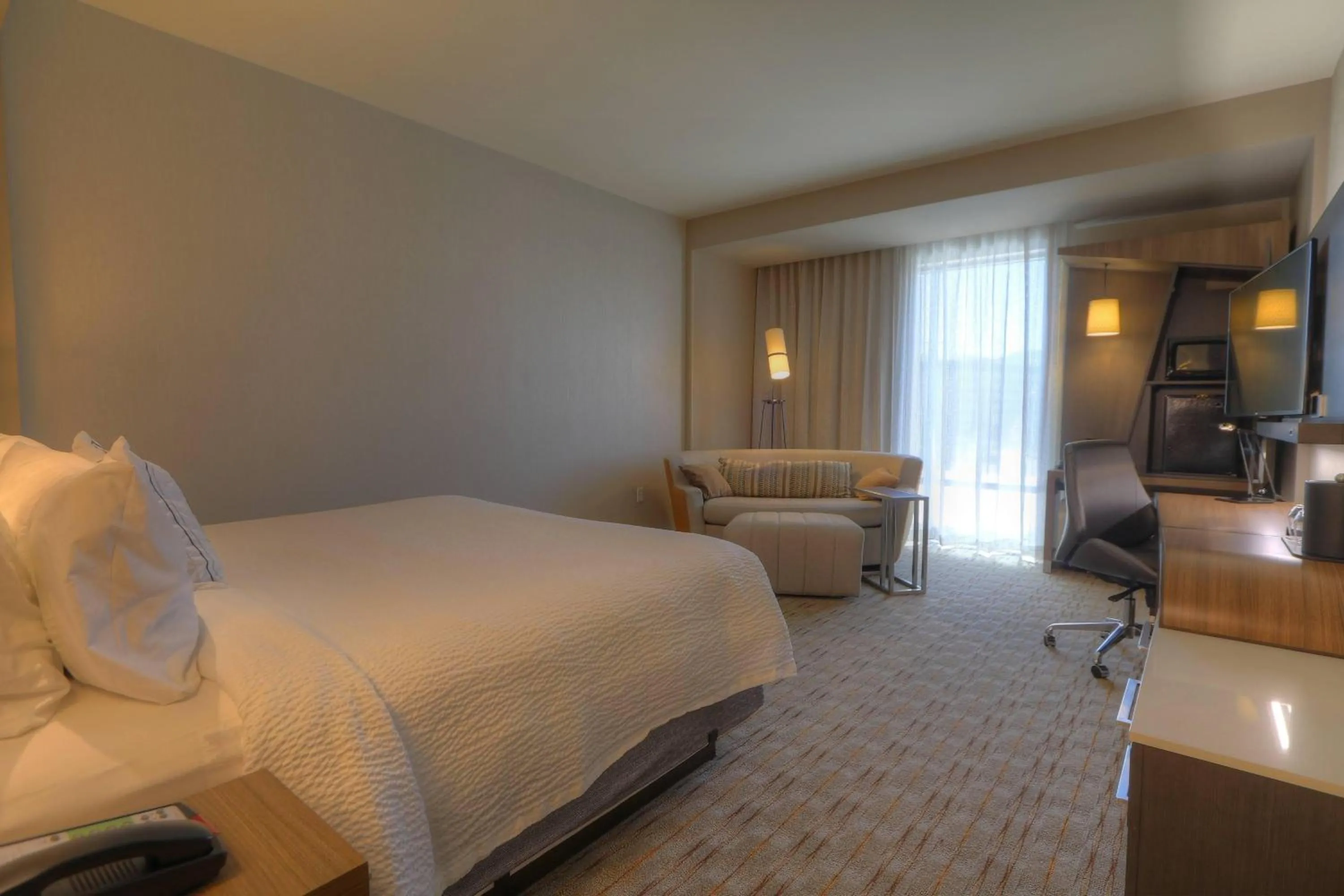 Photo of the whole room, Bed in Courtyard by Marriott Pigeon Forge