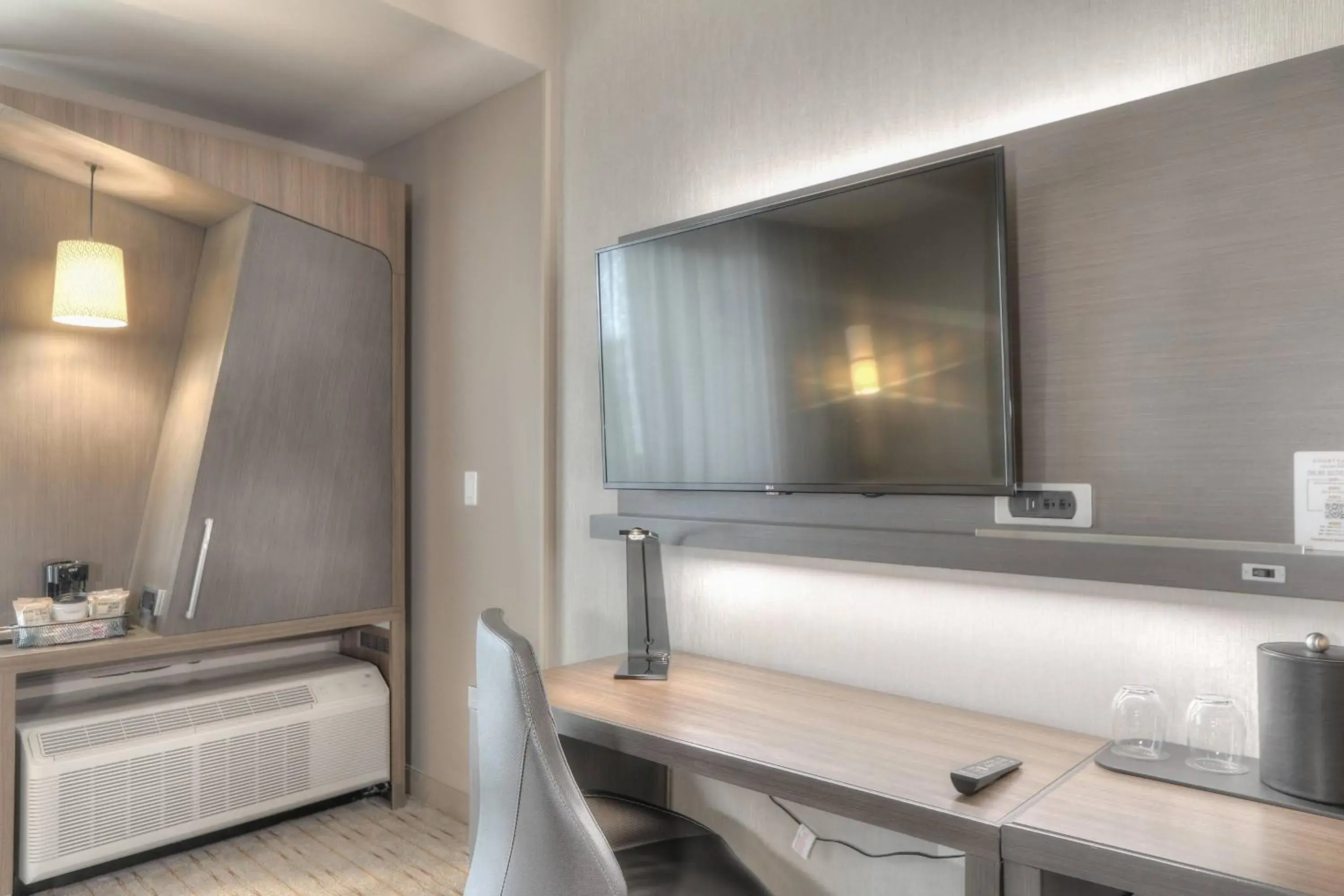 1 King, River view, Balcony, Sofa bed in Courtyard by Marriott Pigeon Forge 1 King, River view, Balcony, Sofa bed in Courtyard by Marriott Pigeon Forge