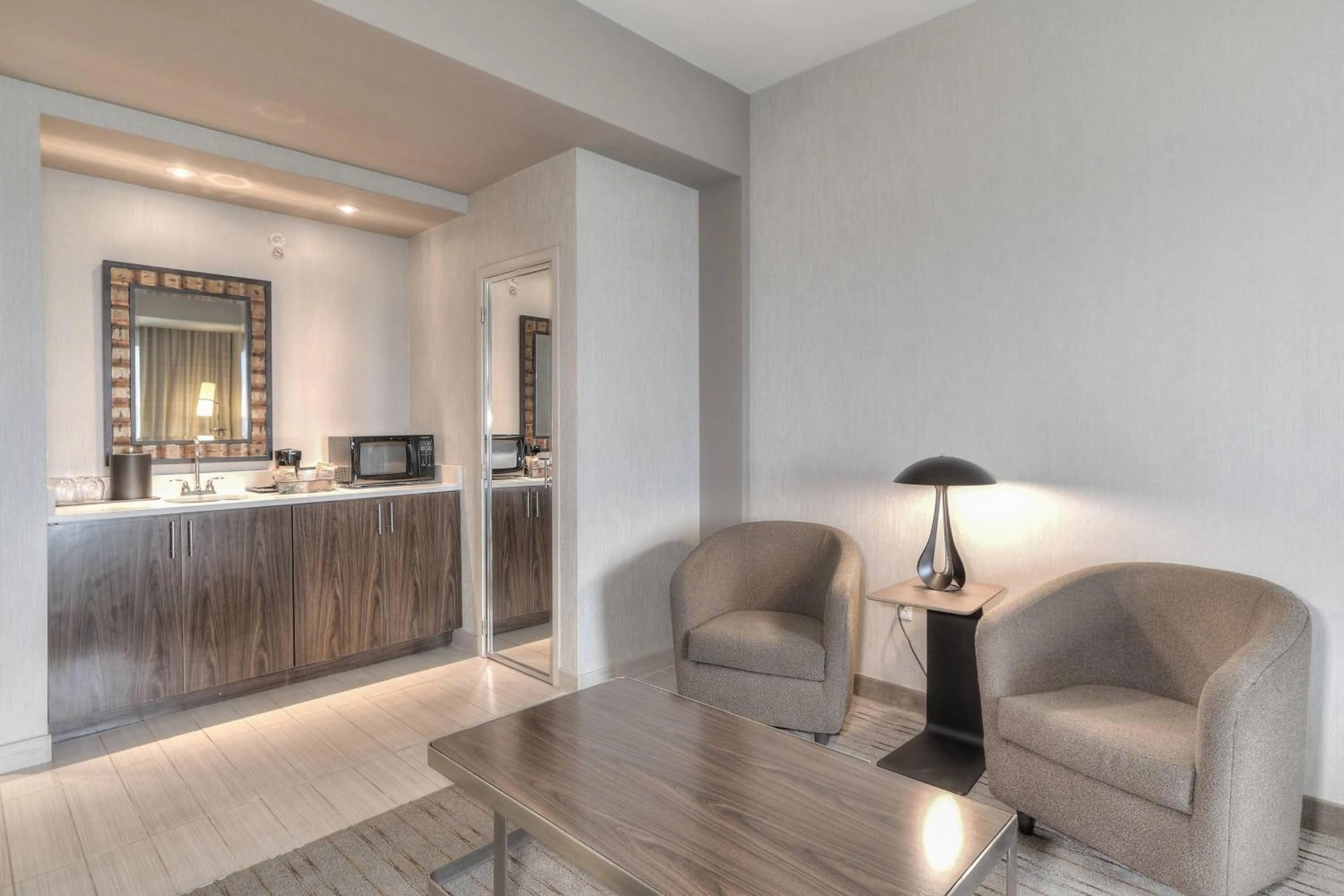 Bedroom in Courtyard by Marriott Pigeon Forge