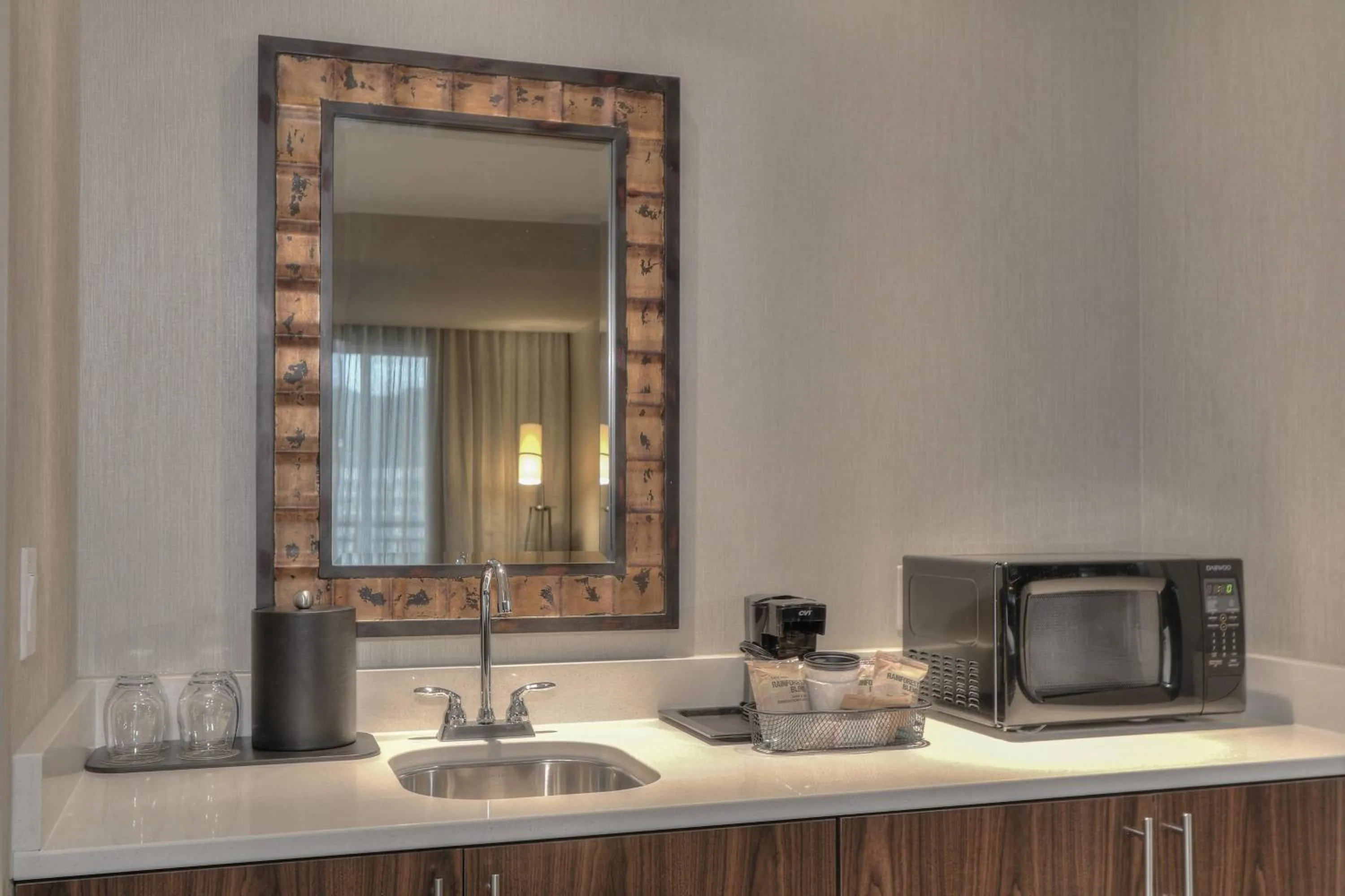 Lounge or bar in Courtyard by Marriott Pigeon Forge