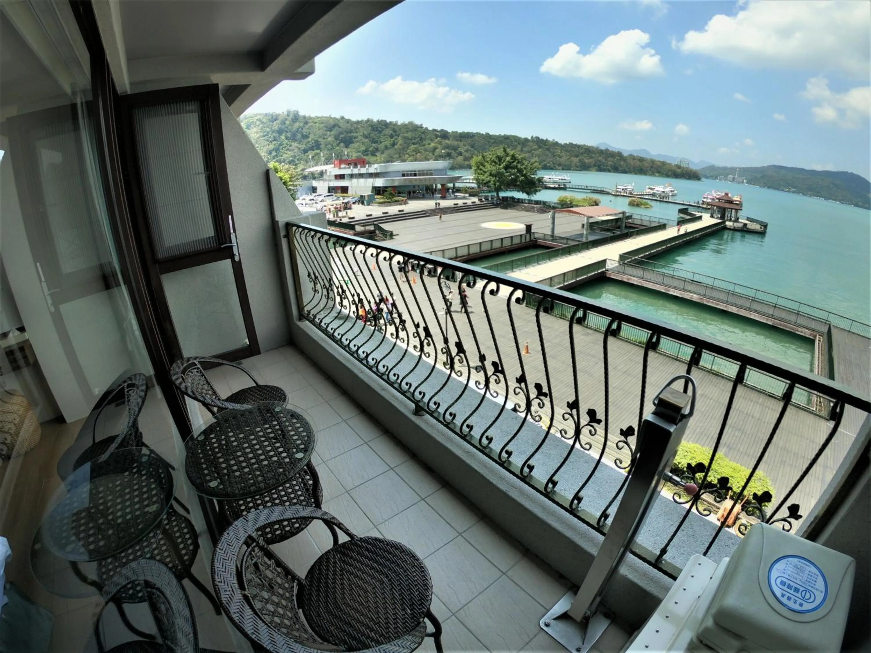 Balcony/Terrace in Ming Yue Hu Hotel