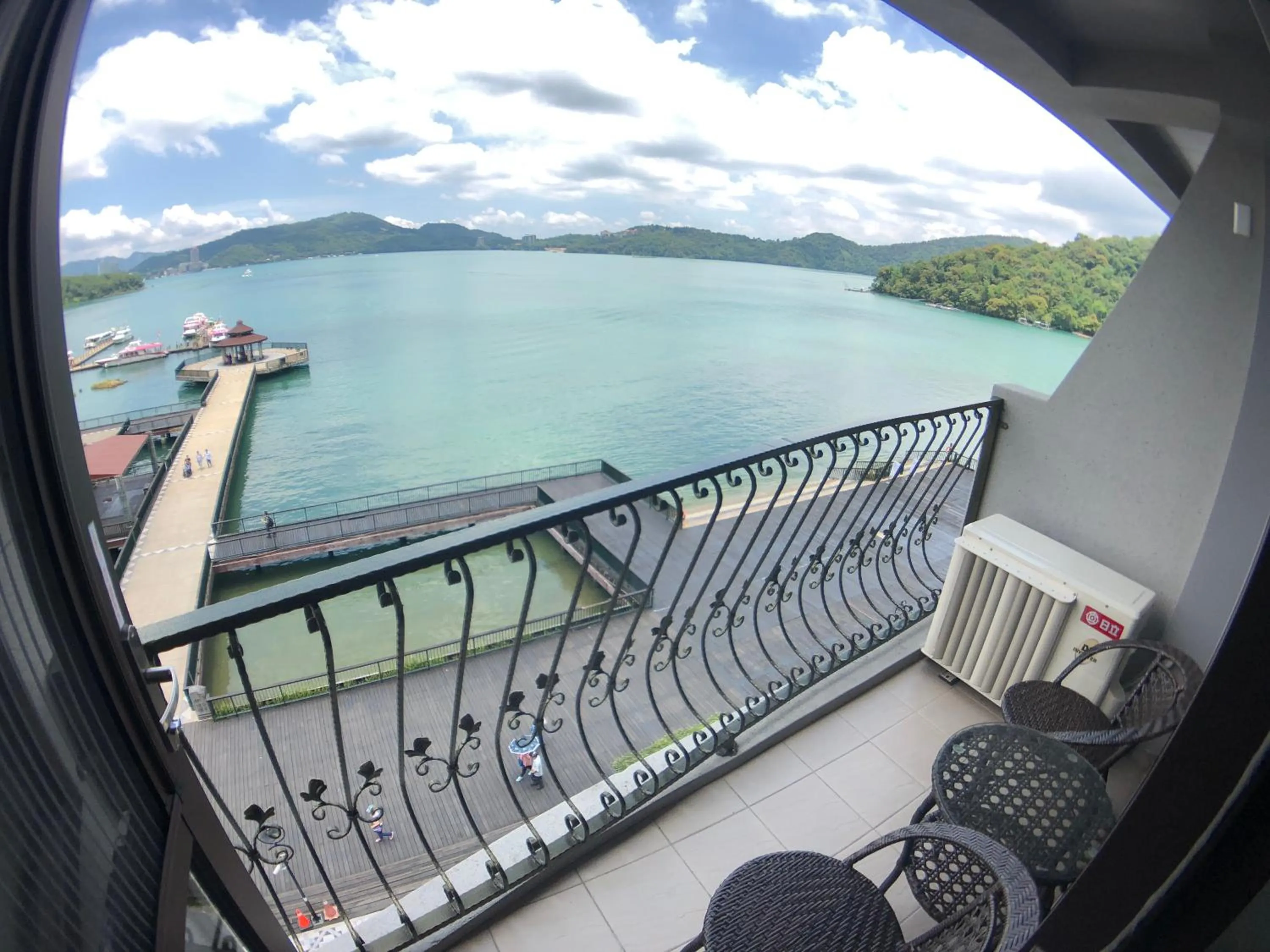 Natural landscape in Ming Yue Hu Hotel