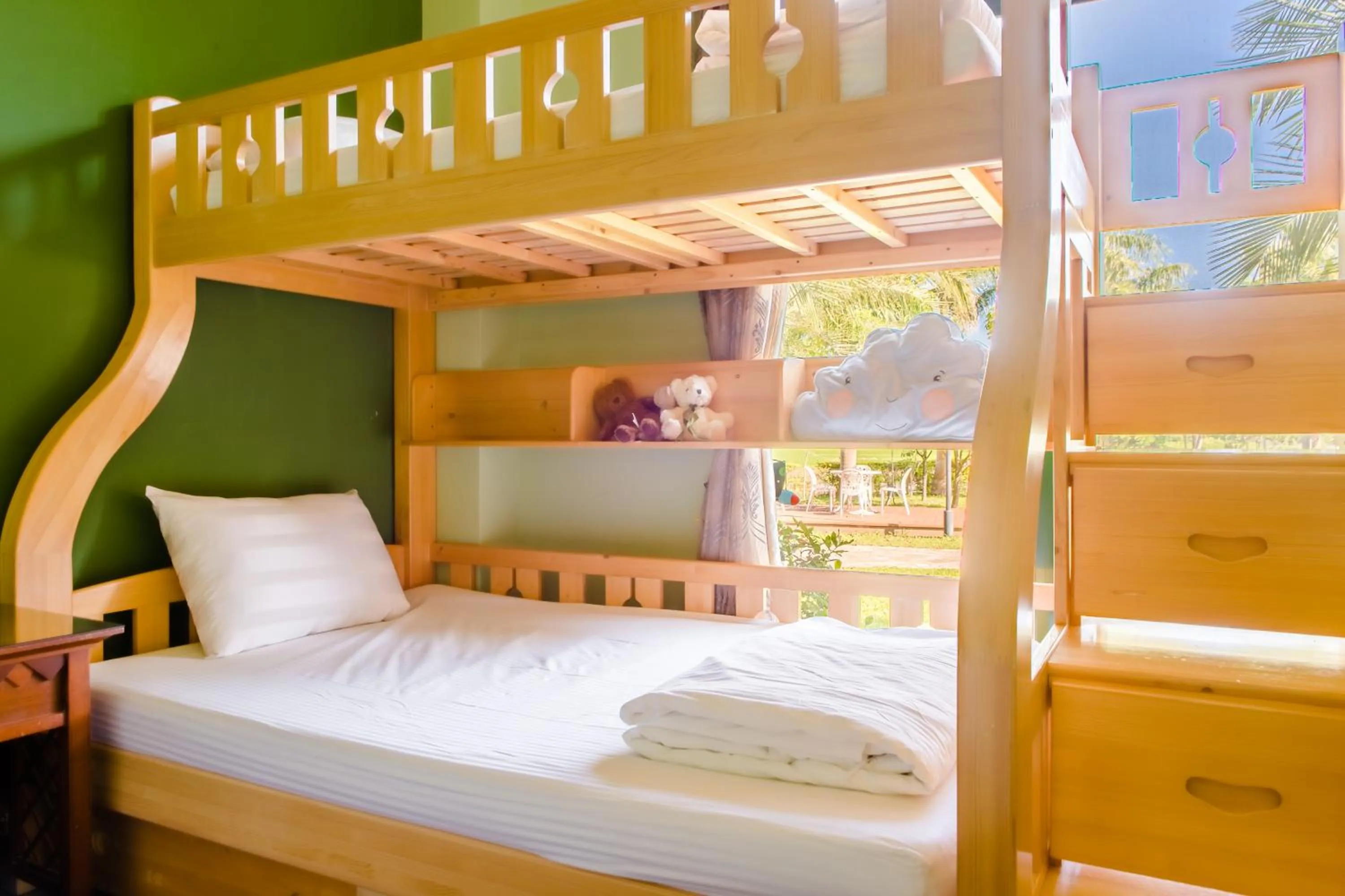 Bedroom, Bed in Summer Garden