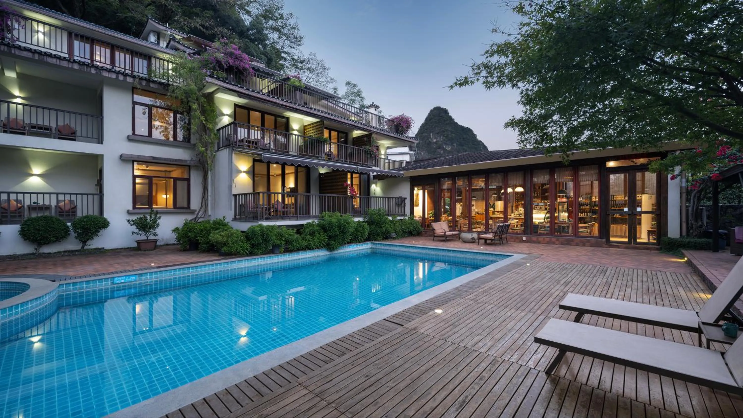 Swimming pool in Yangshuo The Apsara Lodge