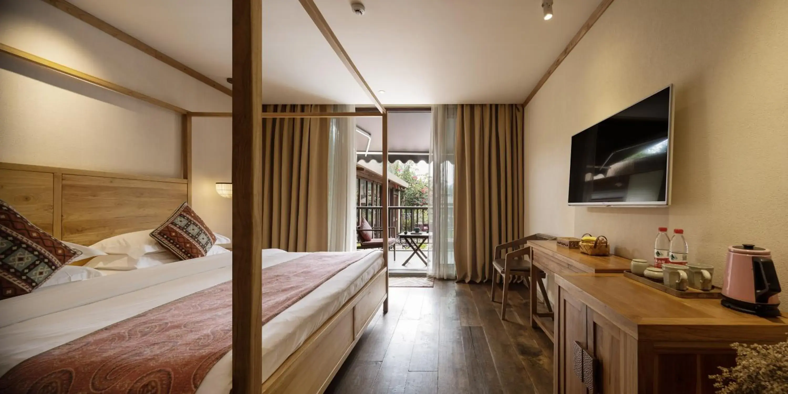 Queen Room with Balcony in Yangshuo The Apsara Lodge Queen Room with Balcony in Yangshuo The Apsara Lodge