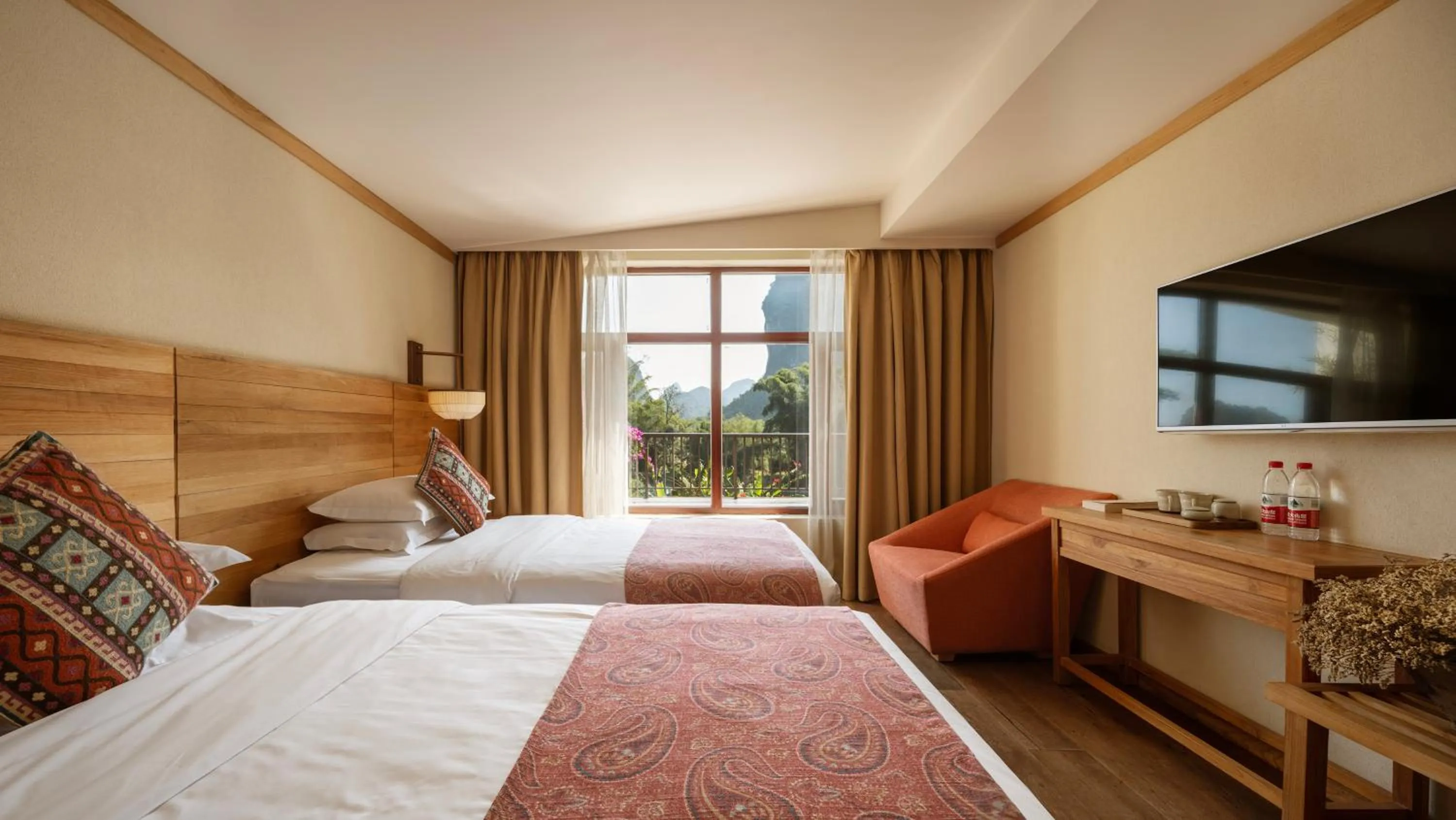 TV and multimedia, Bed in Yangshuo The Apsara Lodge