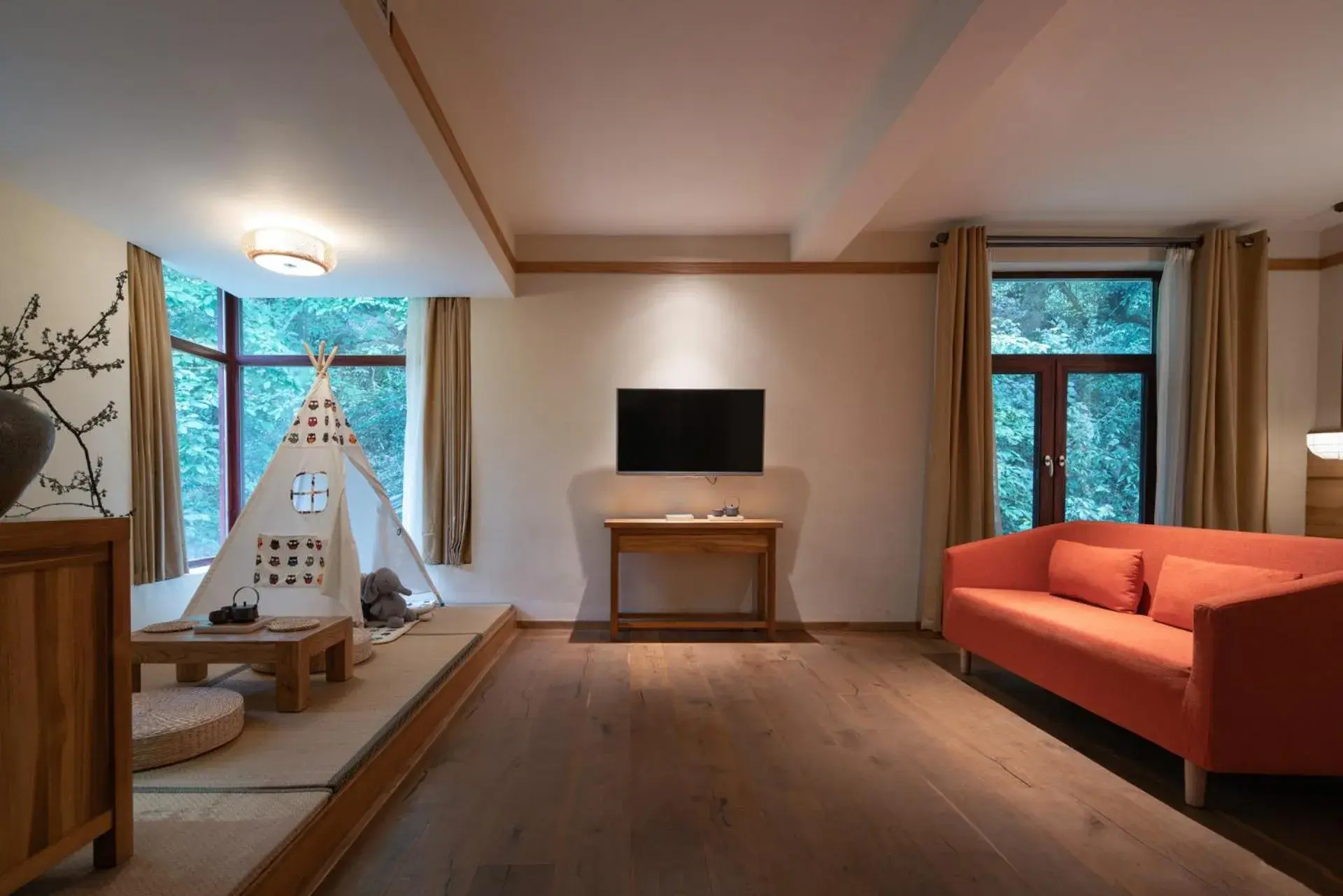 King Room in The Apsara Lodge-Airport or TS Free pick-up over 3 nights King Room in The Apsara Lodge-Airport or TS Free pick-up over 3 nights