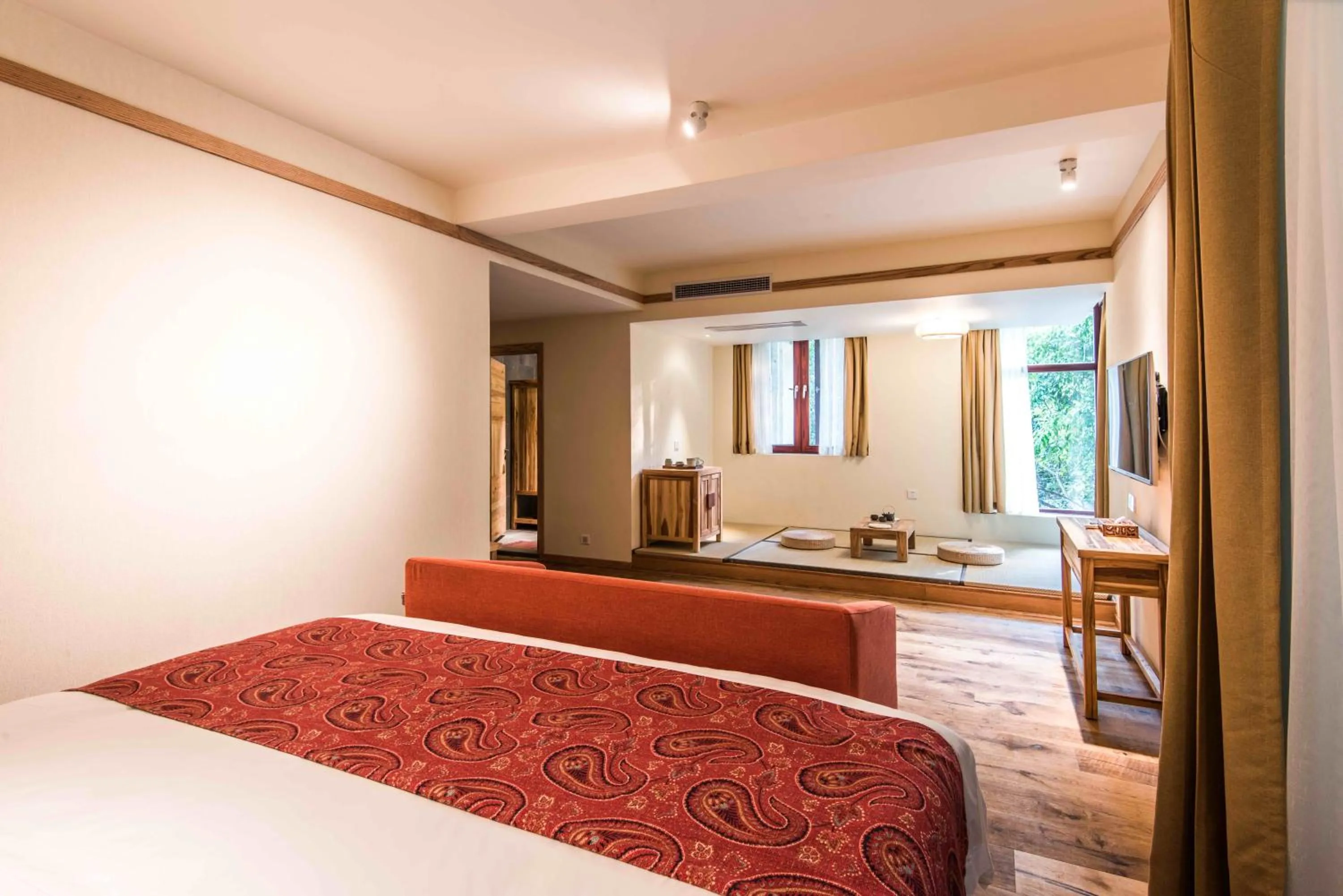 Bedroom, Bed in The Apsara Lodge