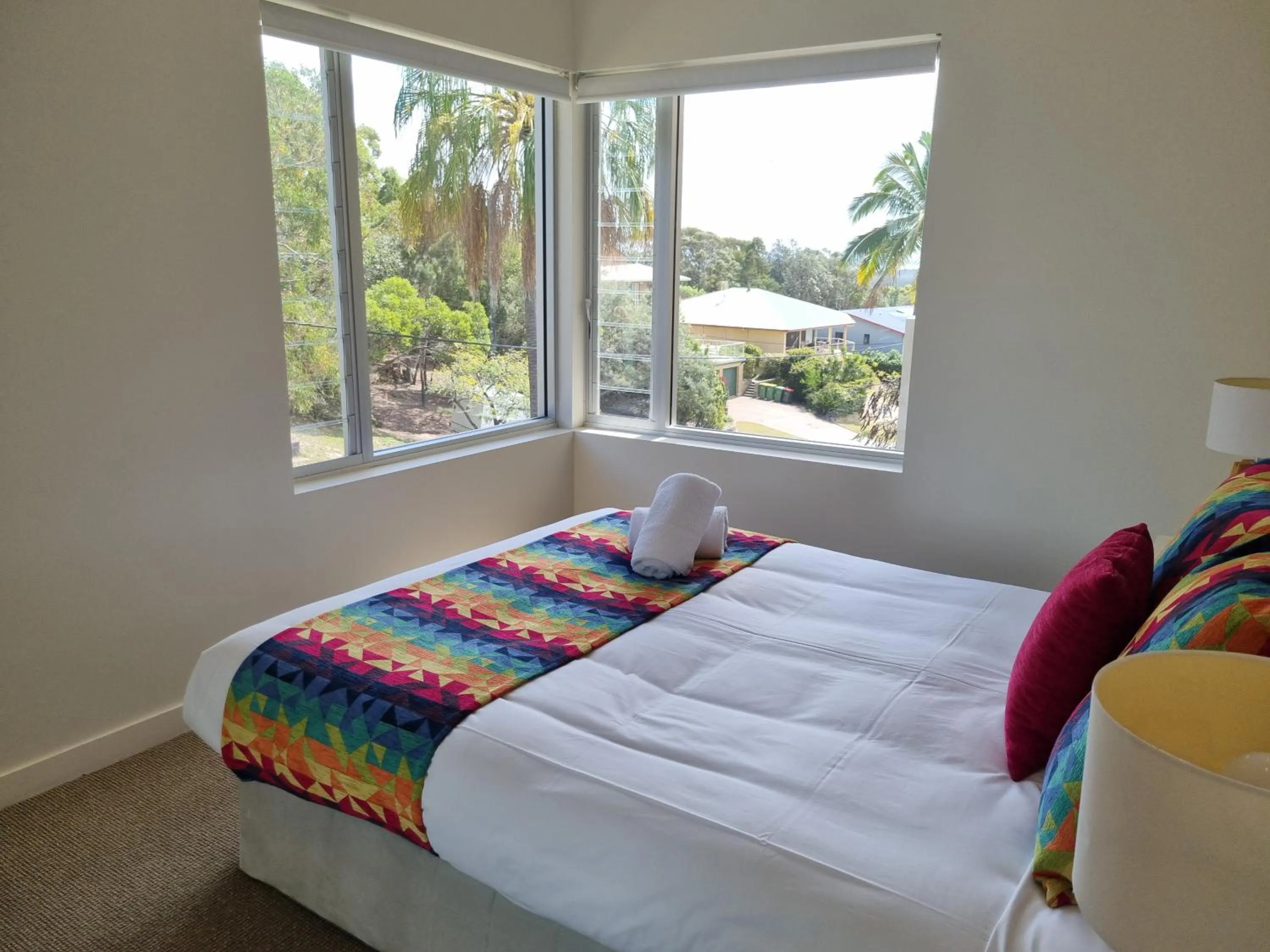Bedroom, Bed in Rainbow Ocean Palms Resort