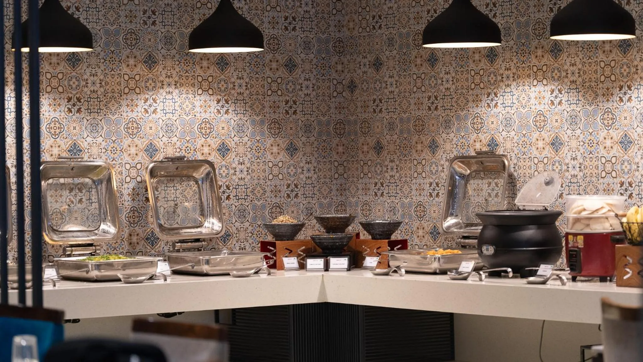 Restaurant/places to eat in 7 Apple Hotel Aurangabad