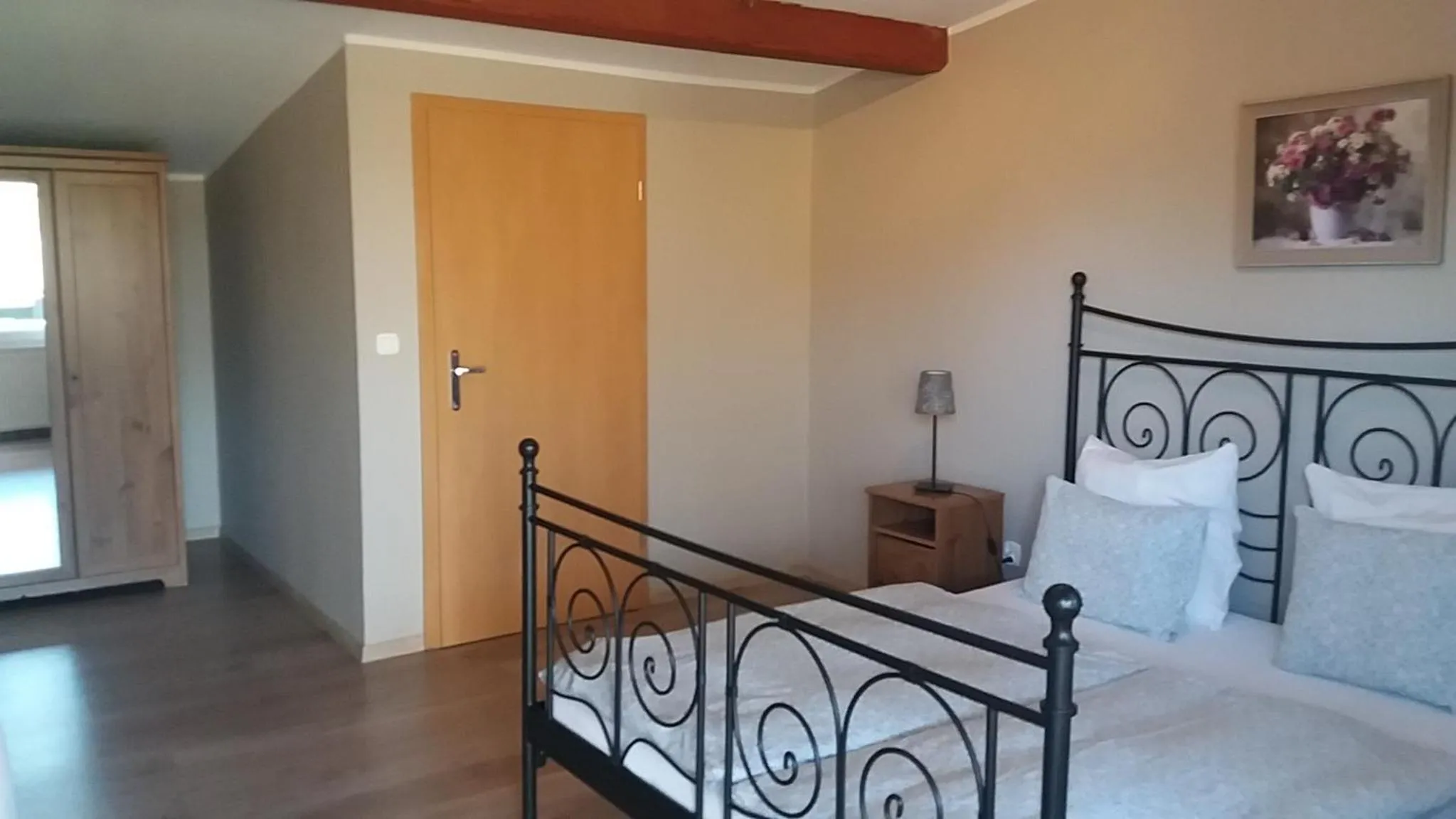 Photo of the whole room, Bed in W Starym Ogrodnictwie