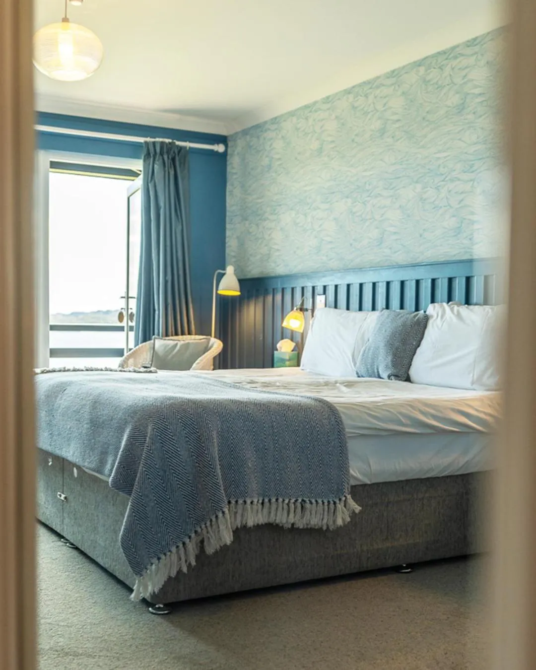 Bedroom, Bed in Loch Melfort Hotel