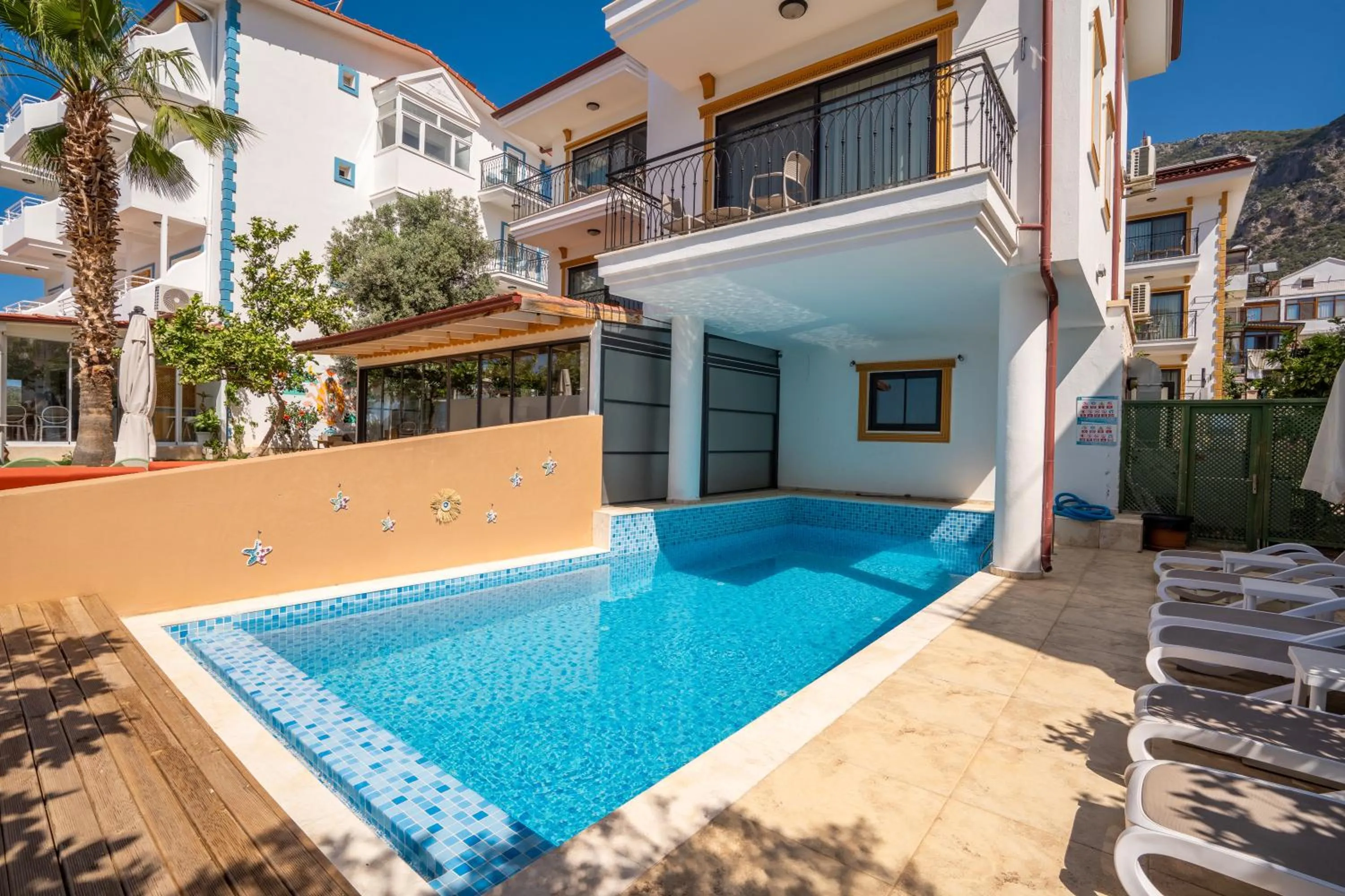 Swimming pool in Payam Hotel