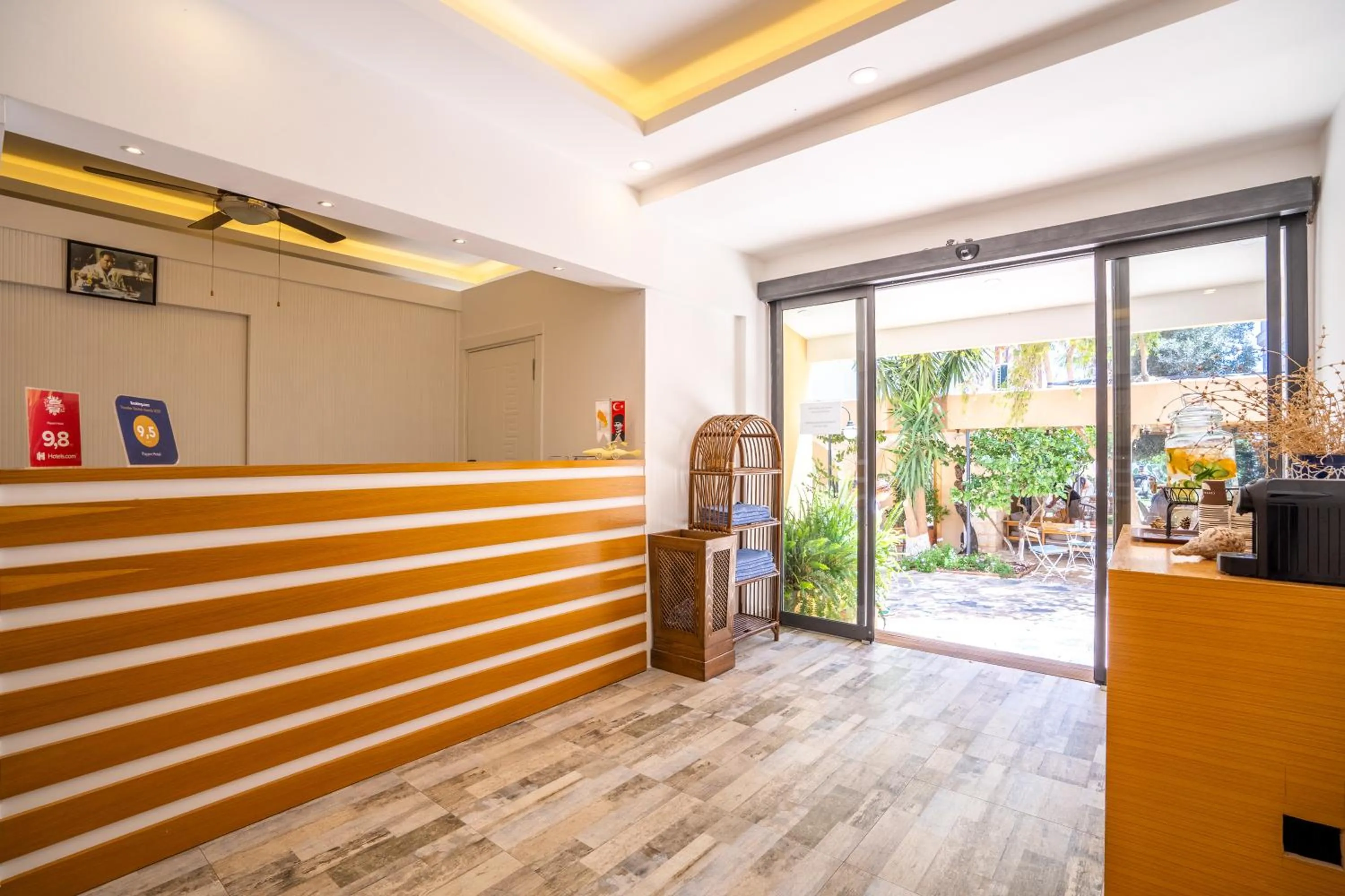 Lobby or reception in Payam Hotel