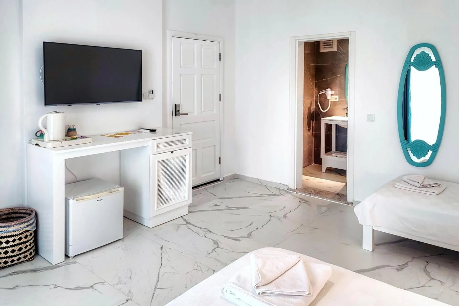 Bedroom, Bed in Payam Hotel