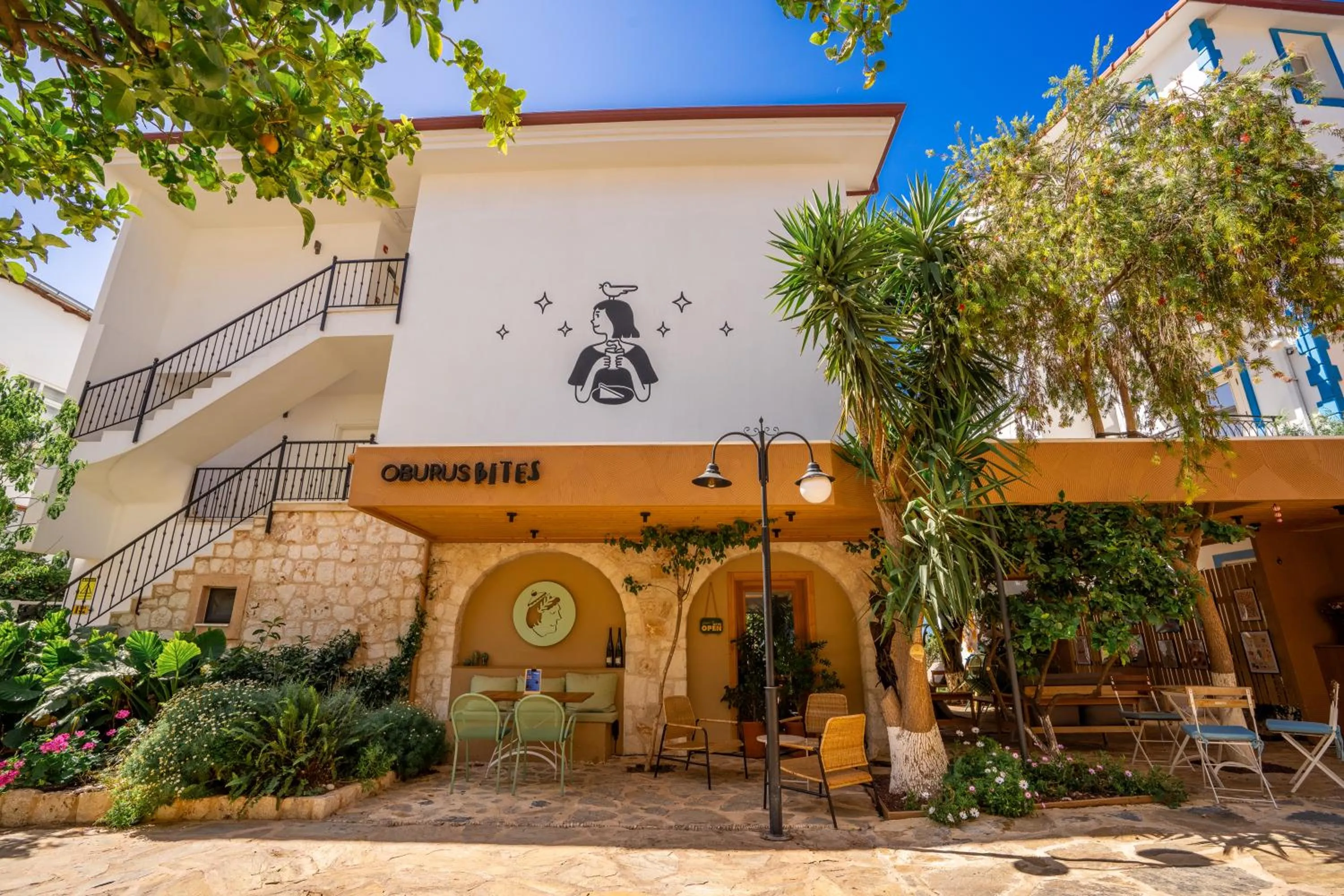 Restaurant/places to eat in Payam Hotel