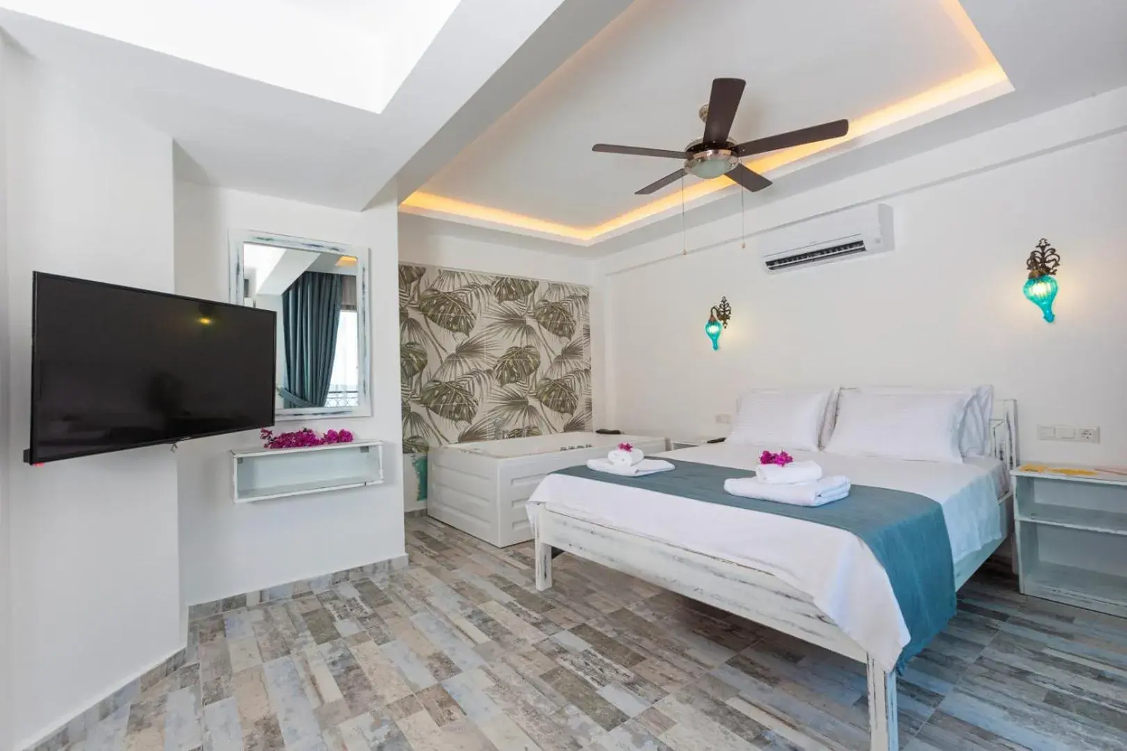 Superior Queen Room in Payam Hotel Superior Queen Room in Payam Hotel