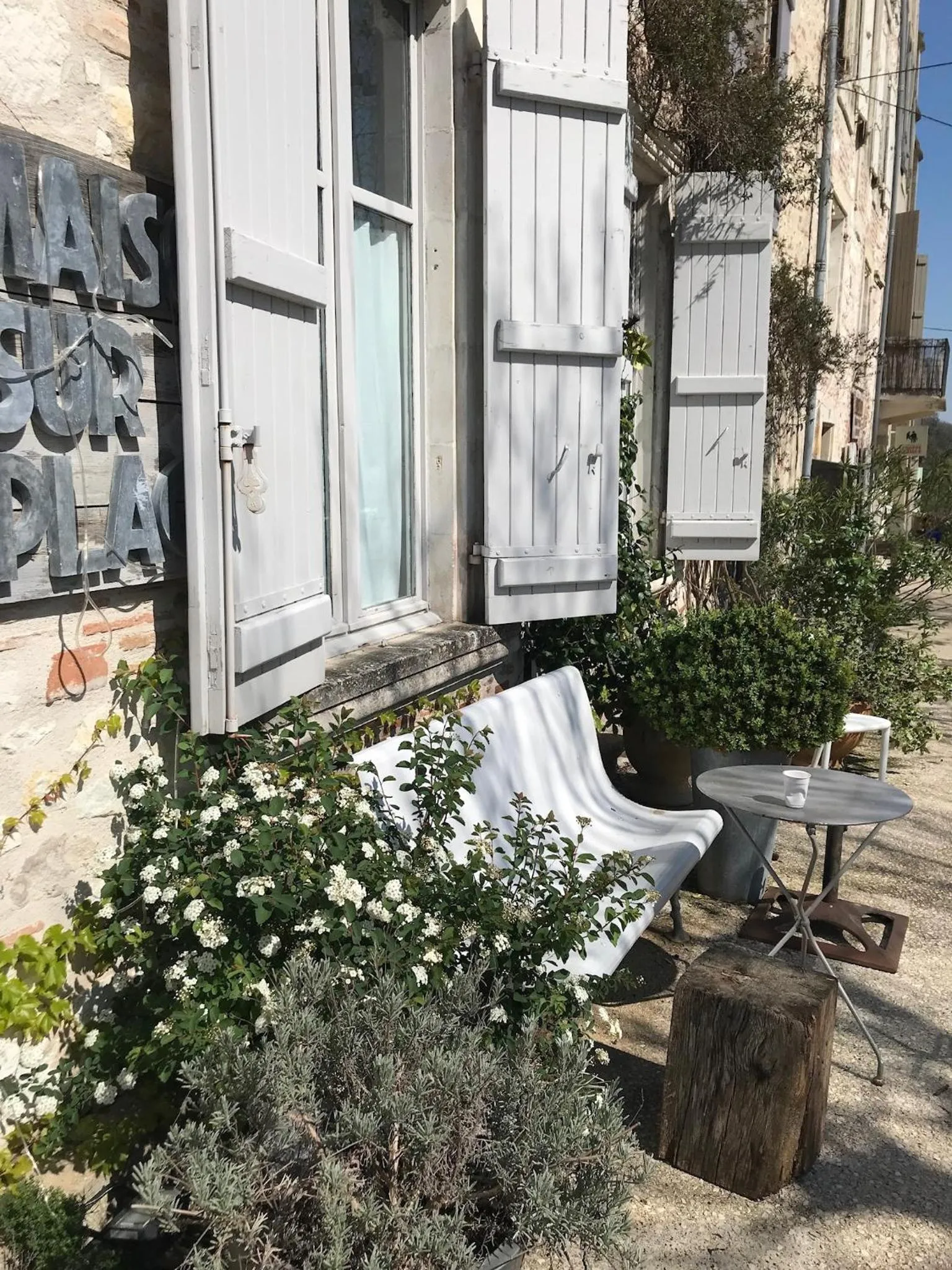 Facade/entrance in La maison sur la place