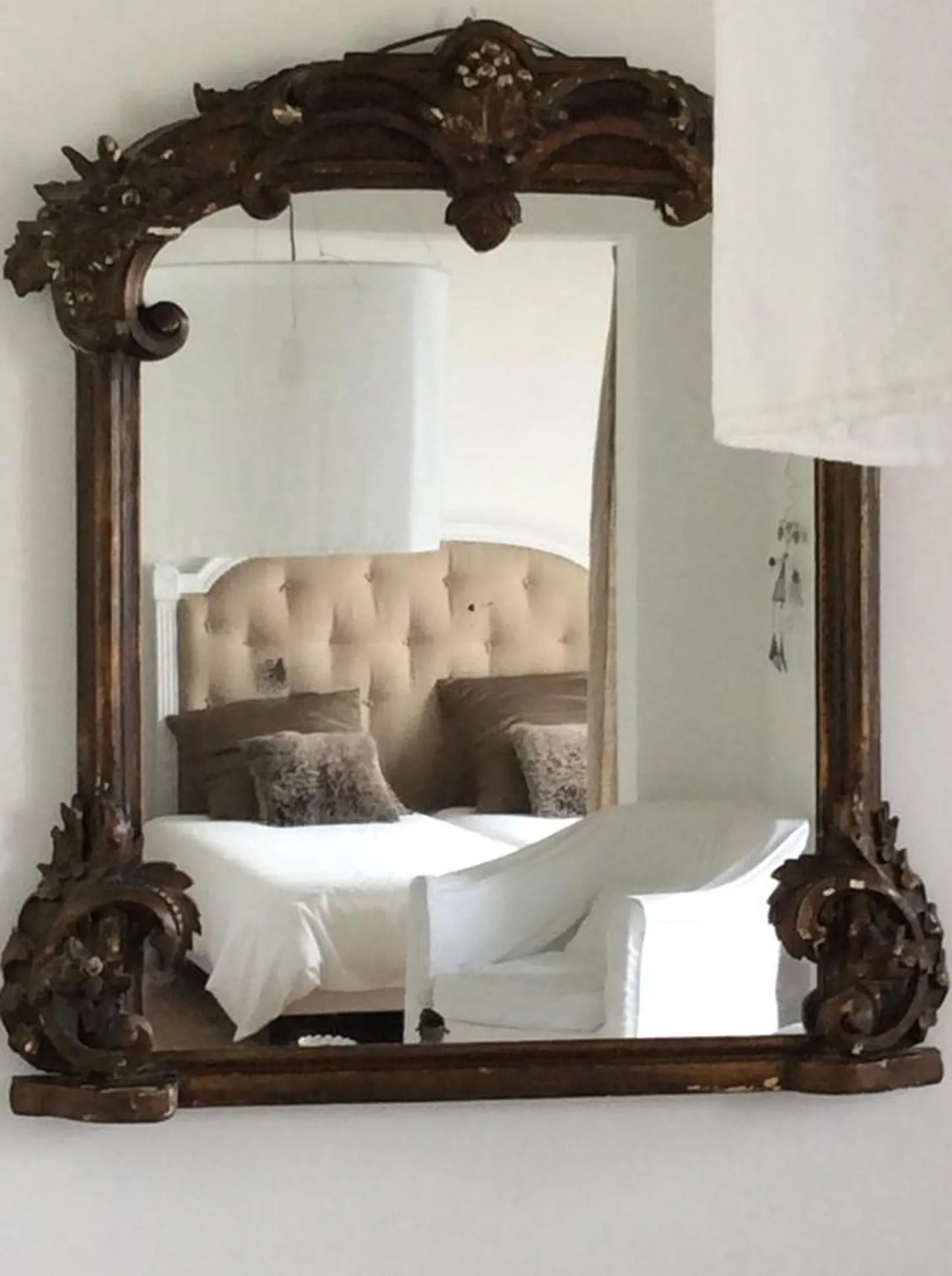 Decorative detail, Bed in La maison sur la place