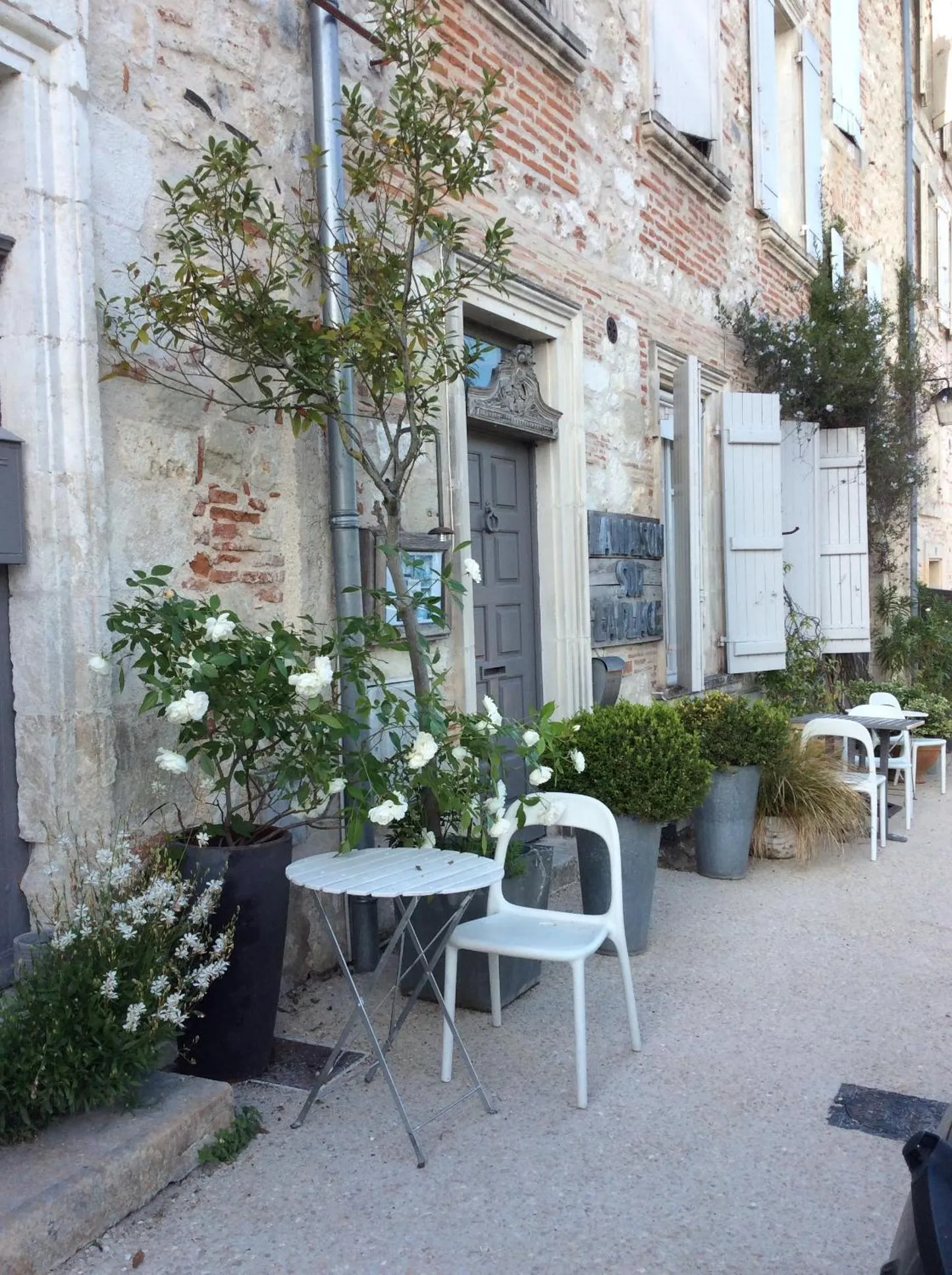 Facade/entrance in La maison sur la place