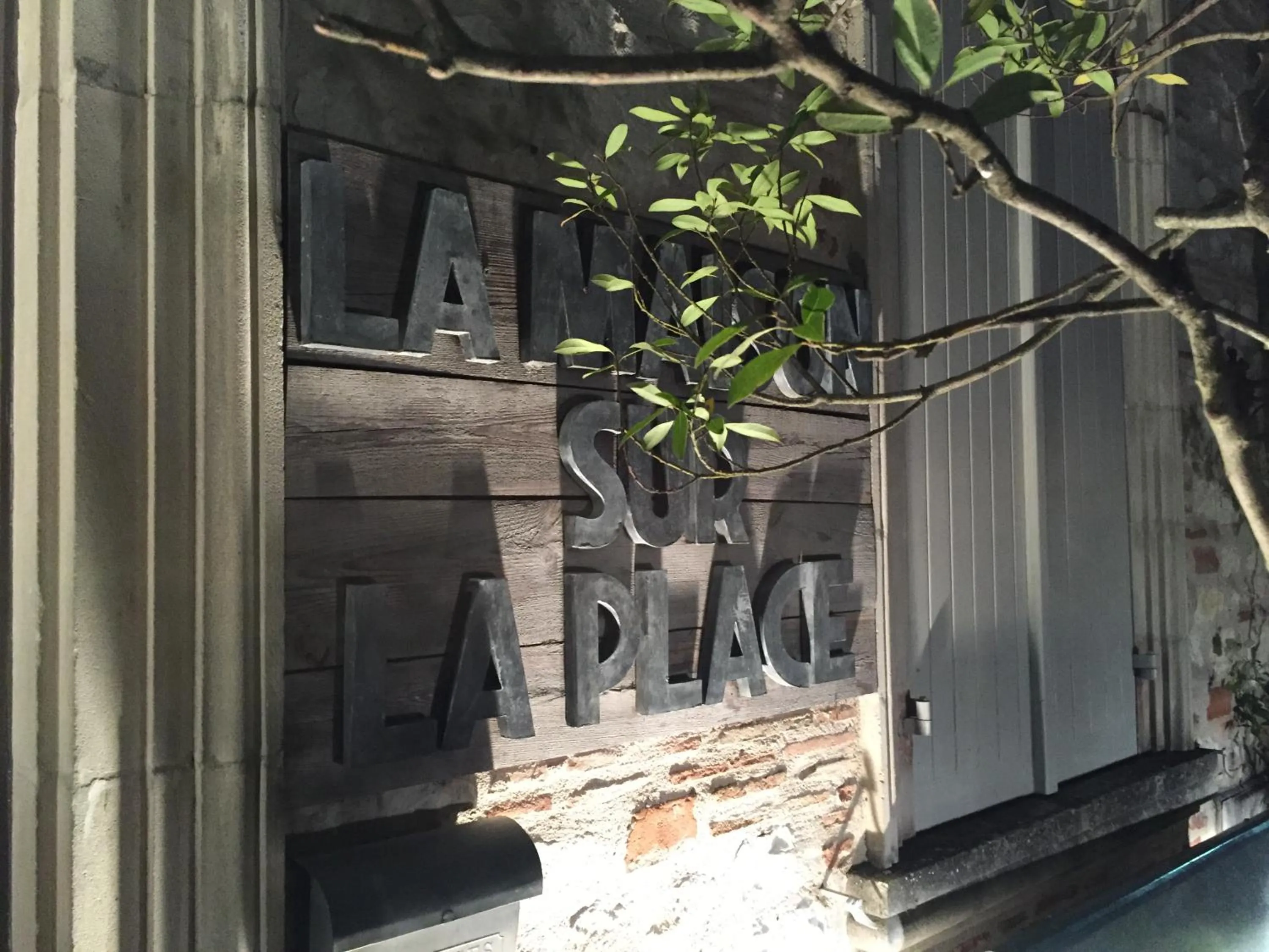 Facade/entrance in La maison sur la place