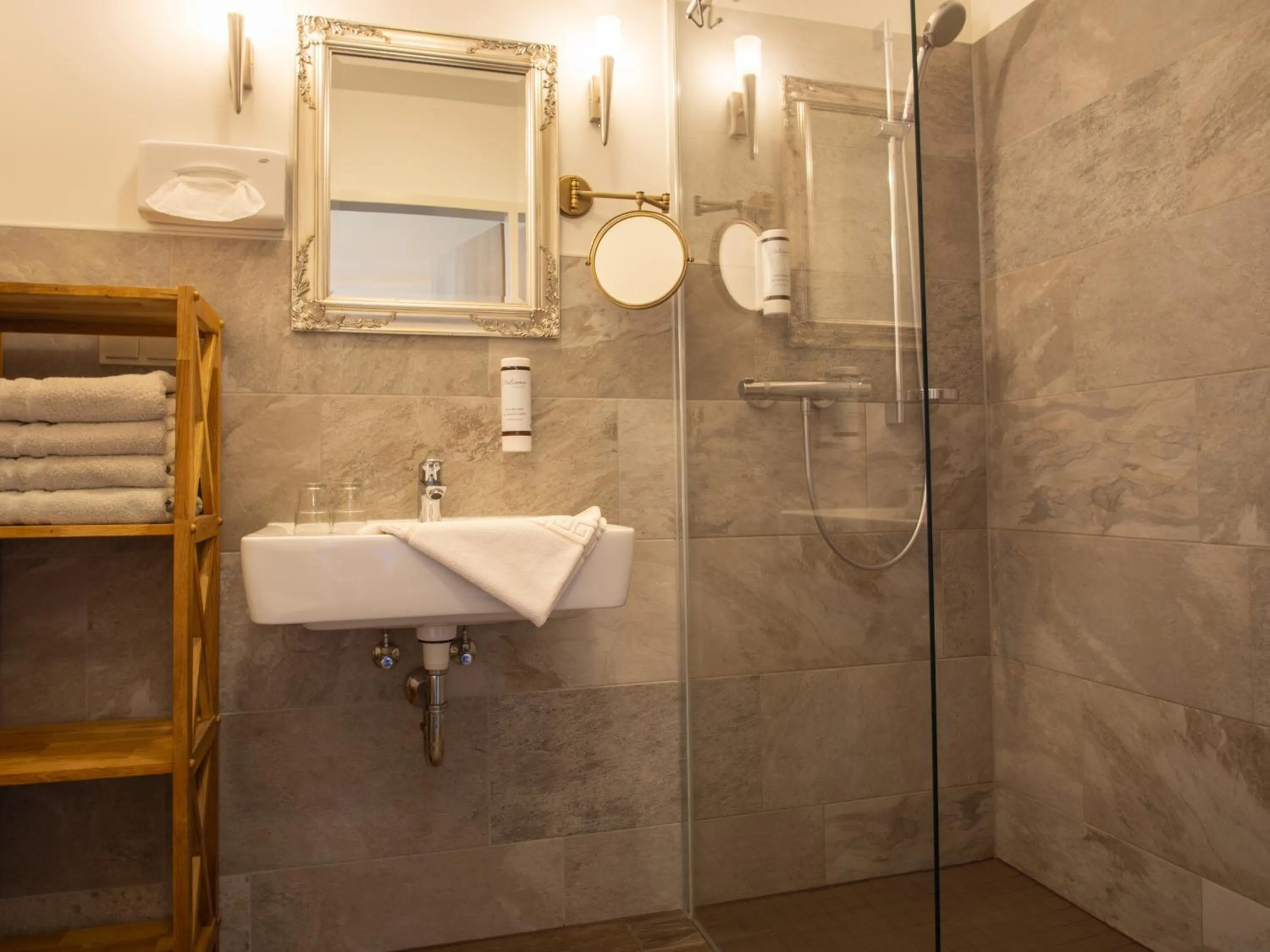 Bathroom in Hasseröder Burghotel