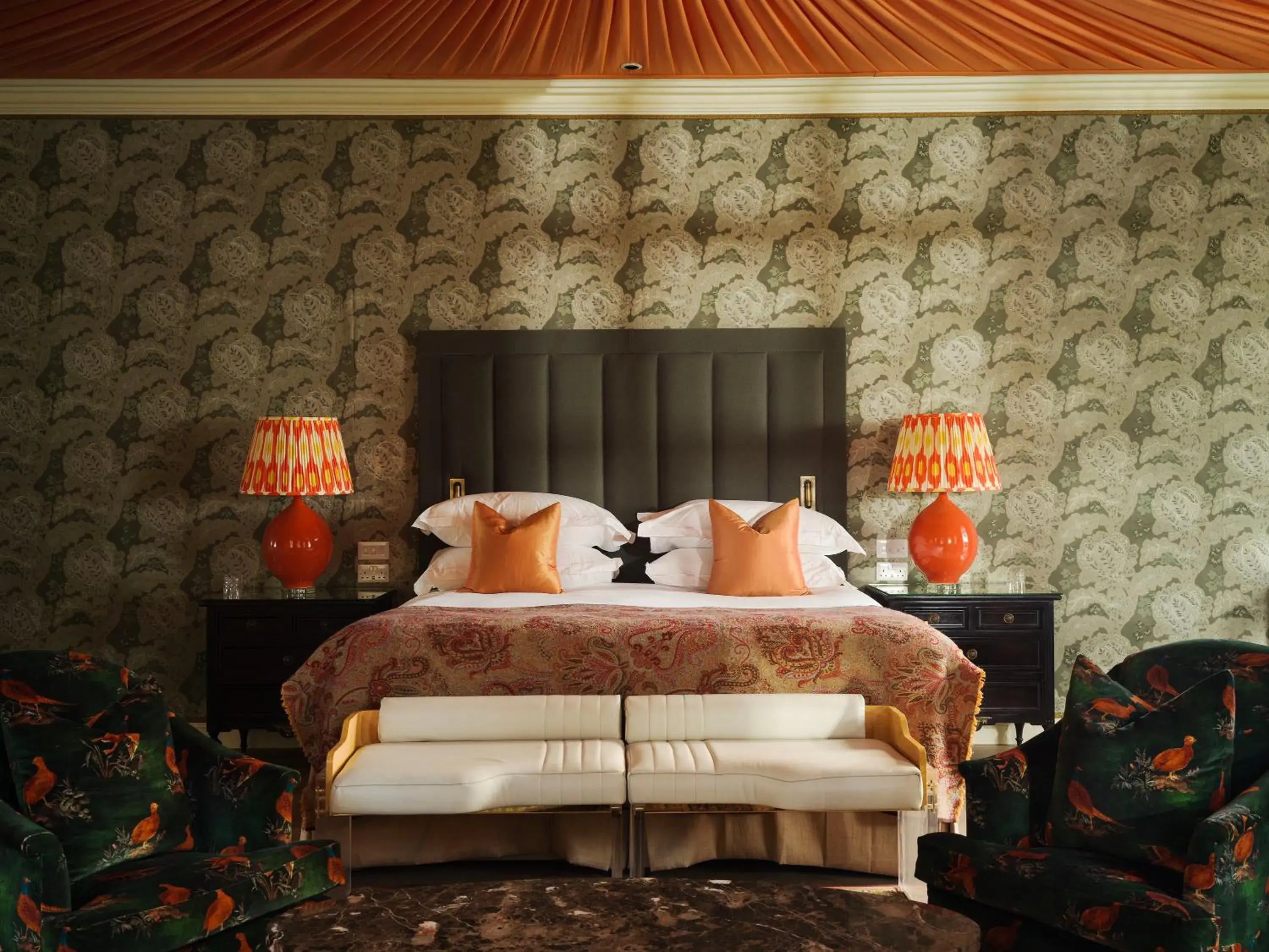 Luxury Hot Tub Suite in Bishopstrow Hotel and Spa - Small Luxury Hotels of the World Luxury Hot Tub Suite in Bishopstrow Hotel and Spa - Small Luxury Hotels of the World