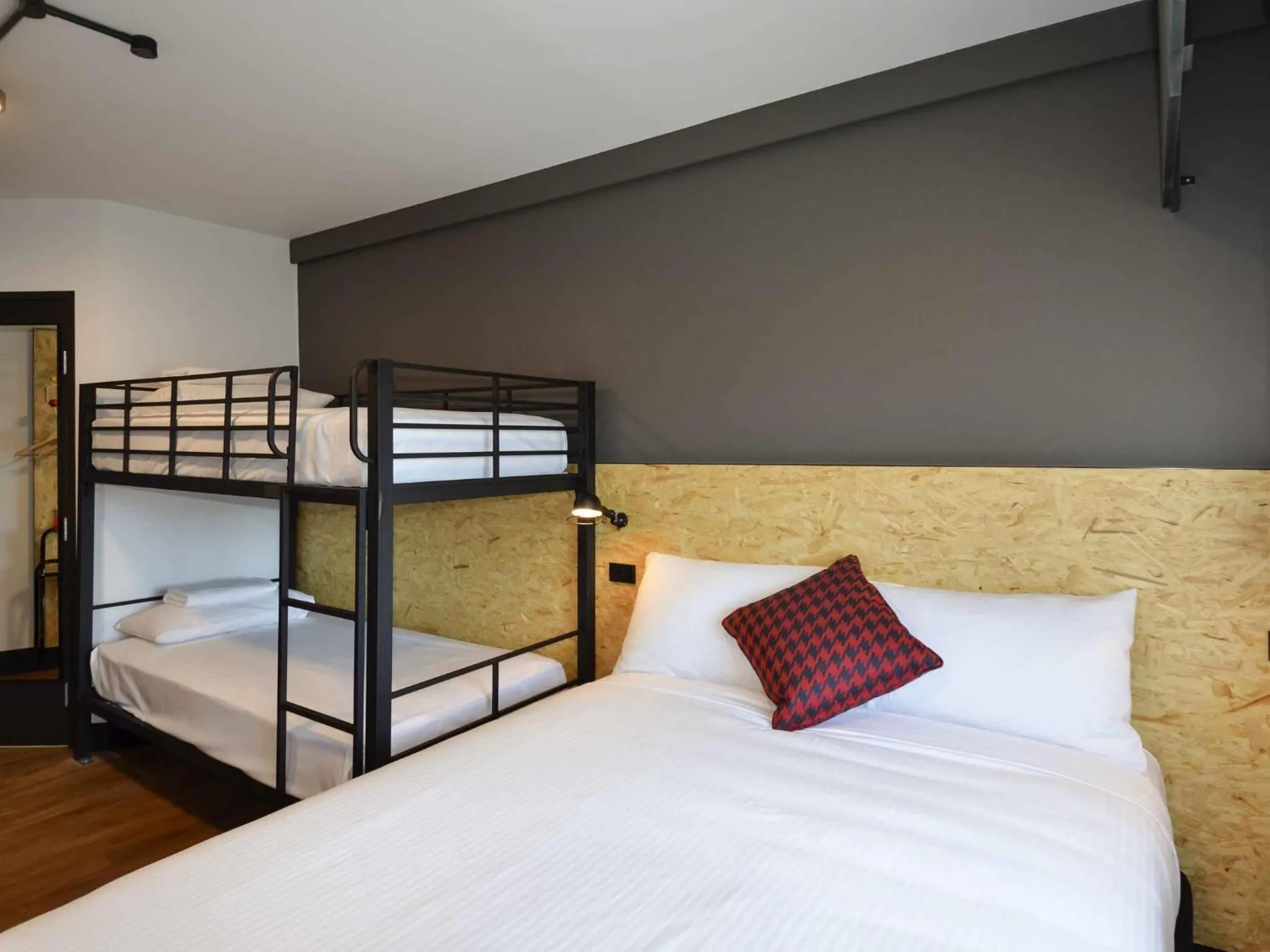 Bedroom, Bed in ibis budget Sydney East