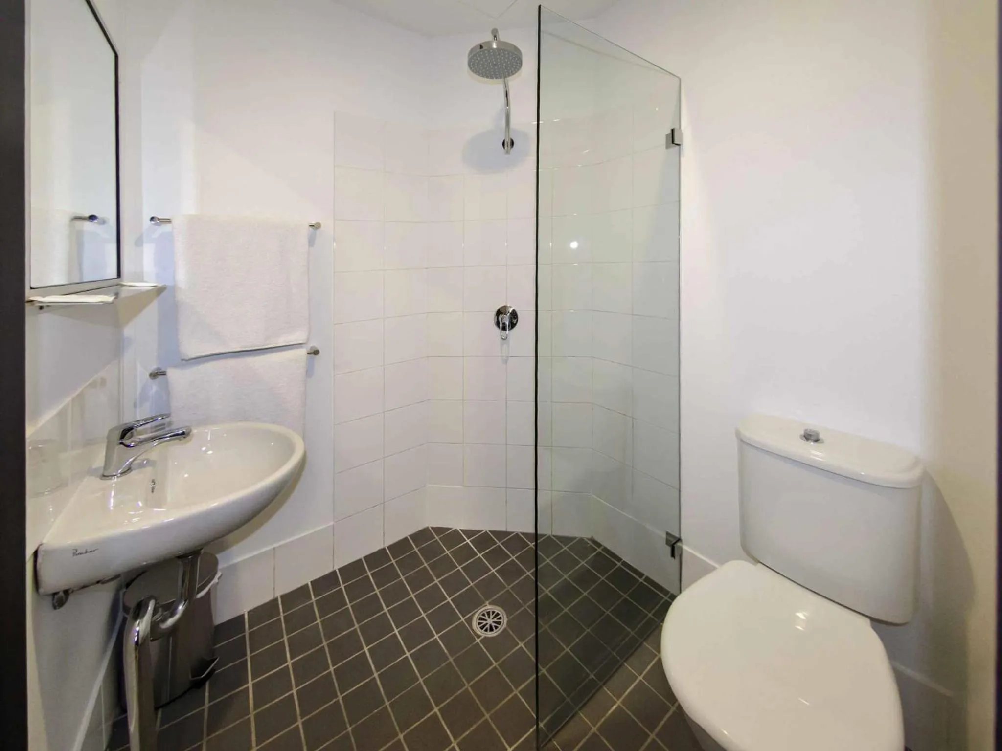 Bedroom in ibis budget Sydney East