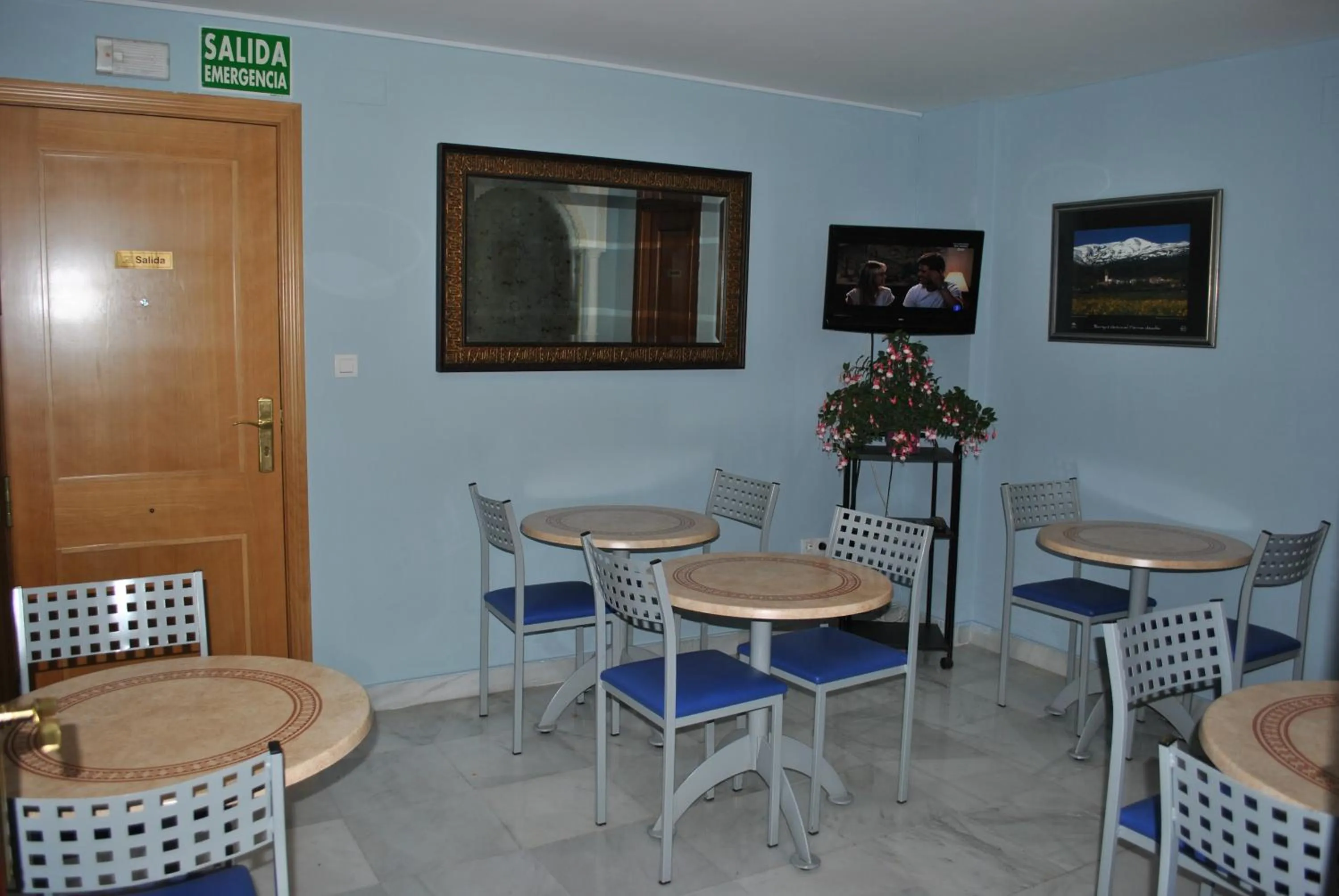 Restaurant/places to eat in Hotel Albero