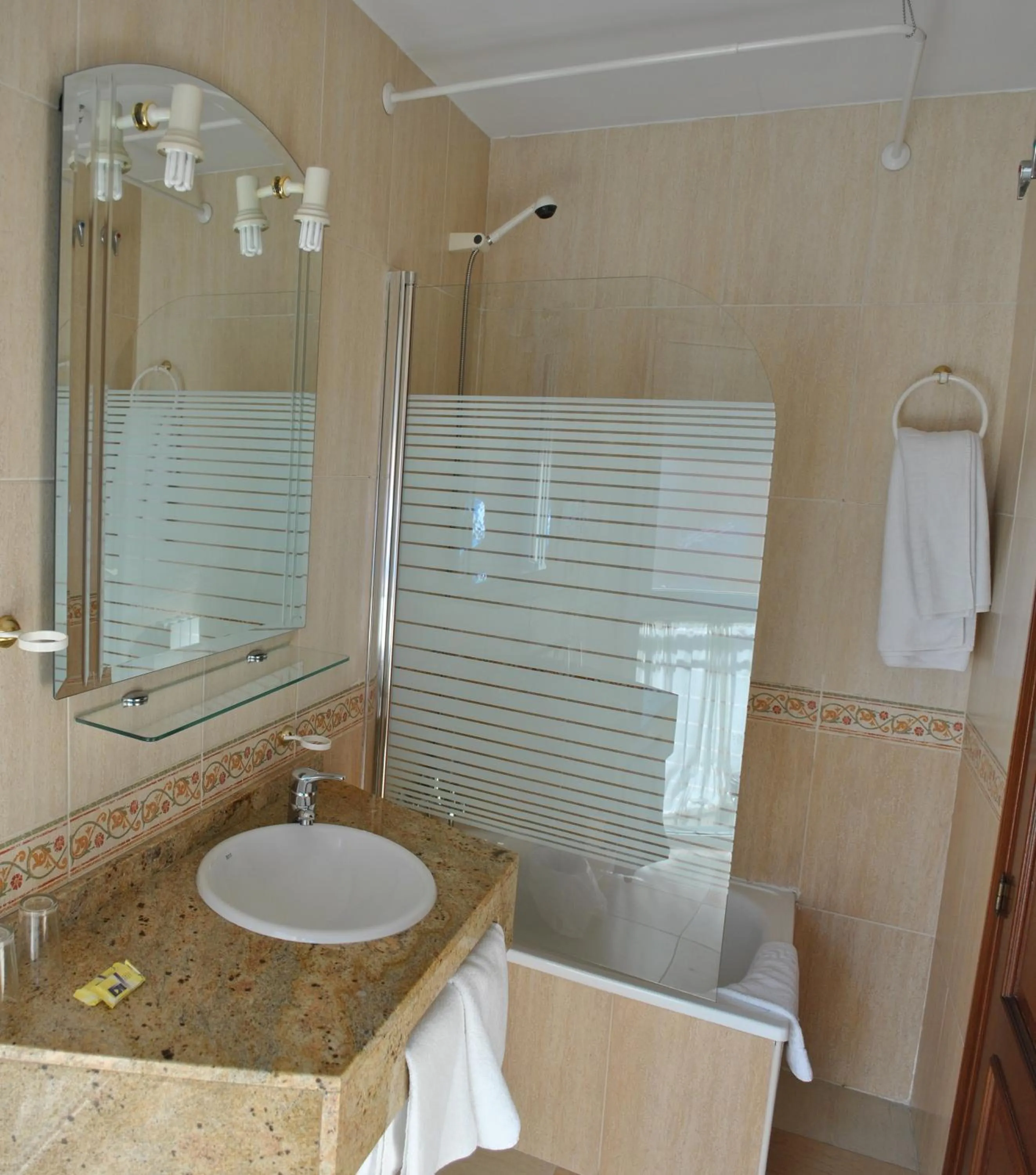 Bathroom in Hotel Albero