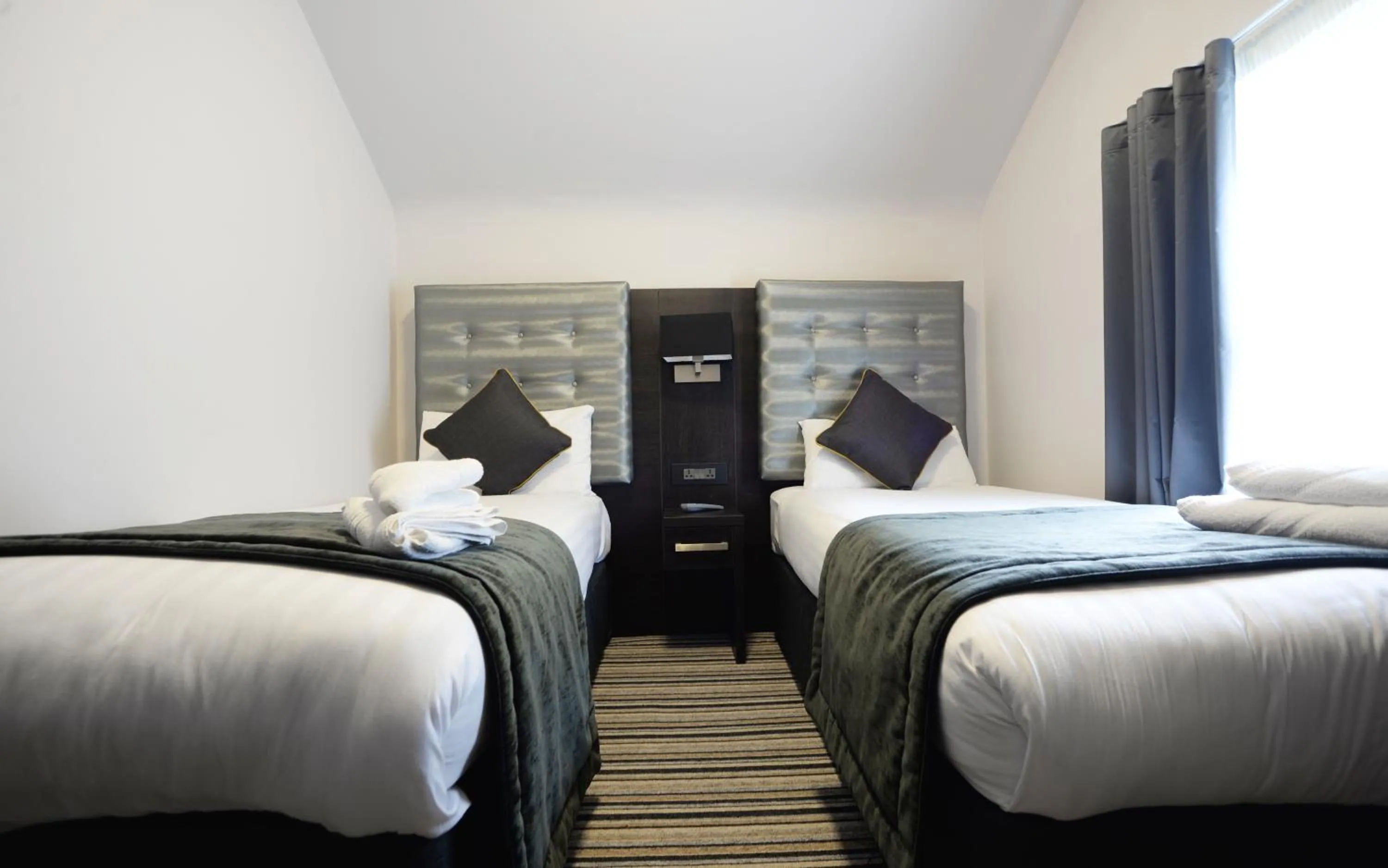 Bedroom, Bed in The 29 London