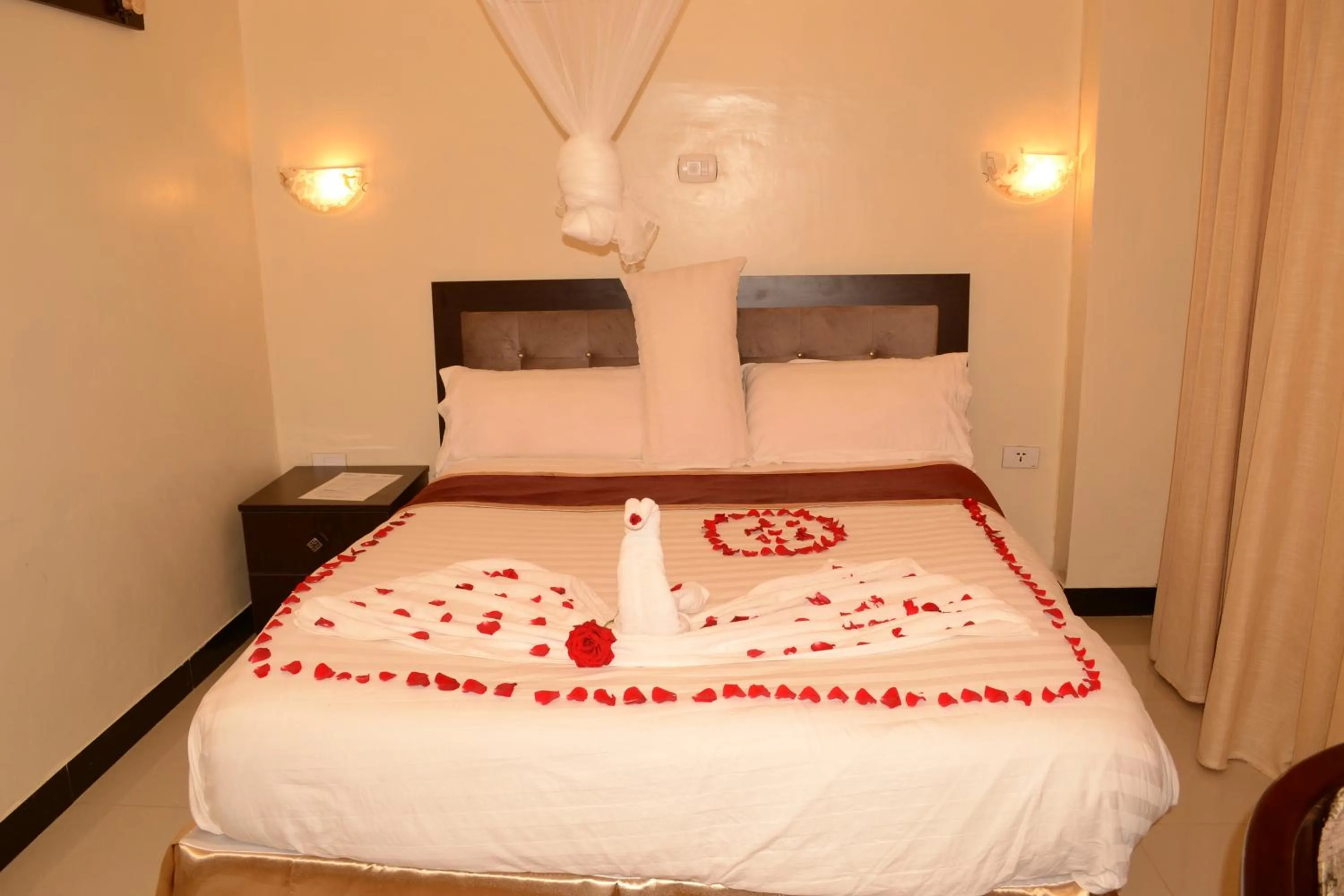 Bed in Lakemark Hotel and Tour Service Bahir Dar