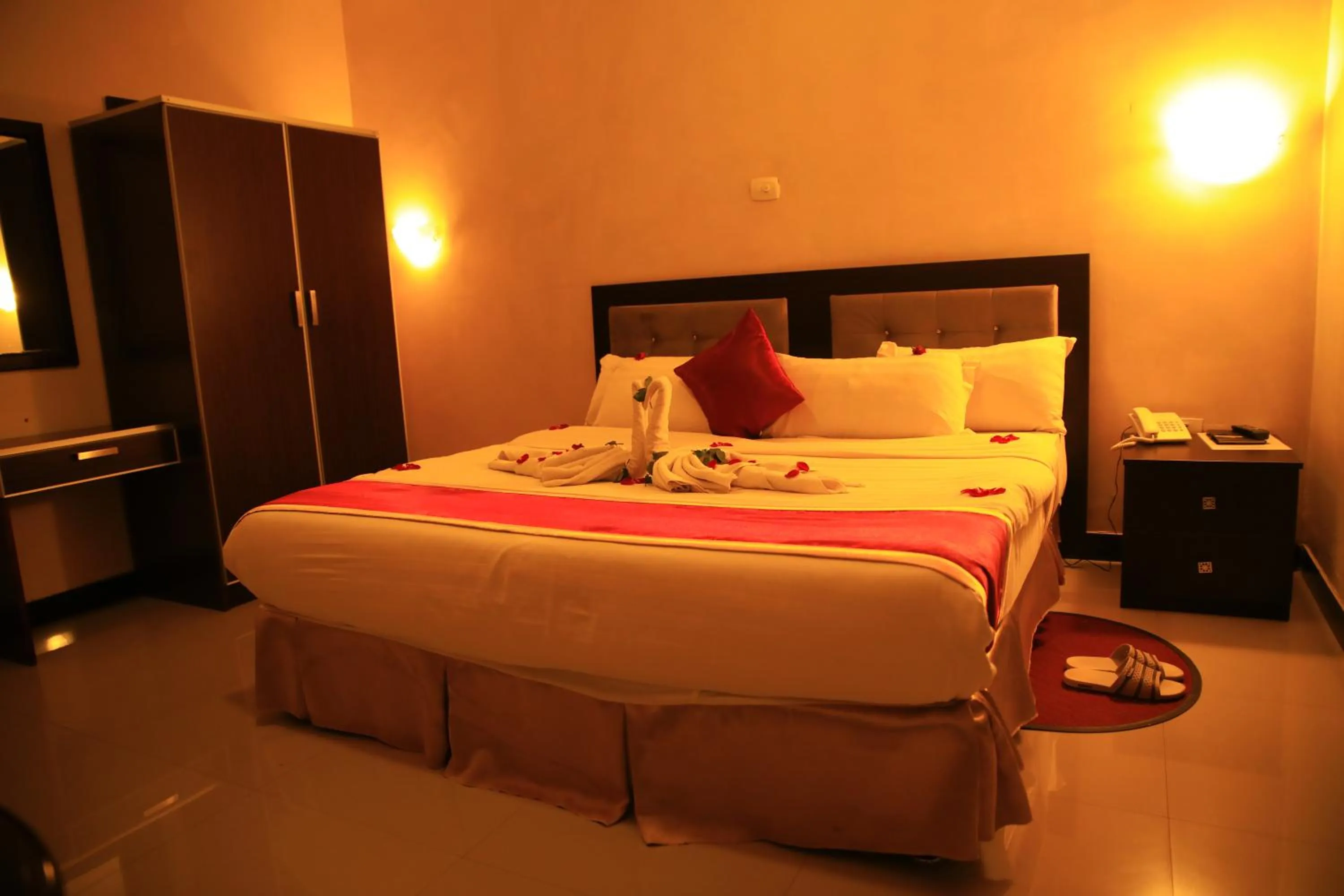 Bed in Lakemark Hotel and Tour Service Bahir Dar