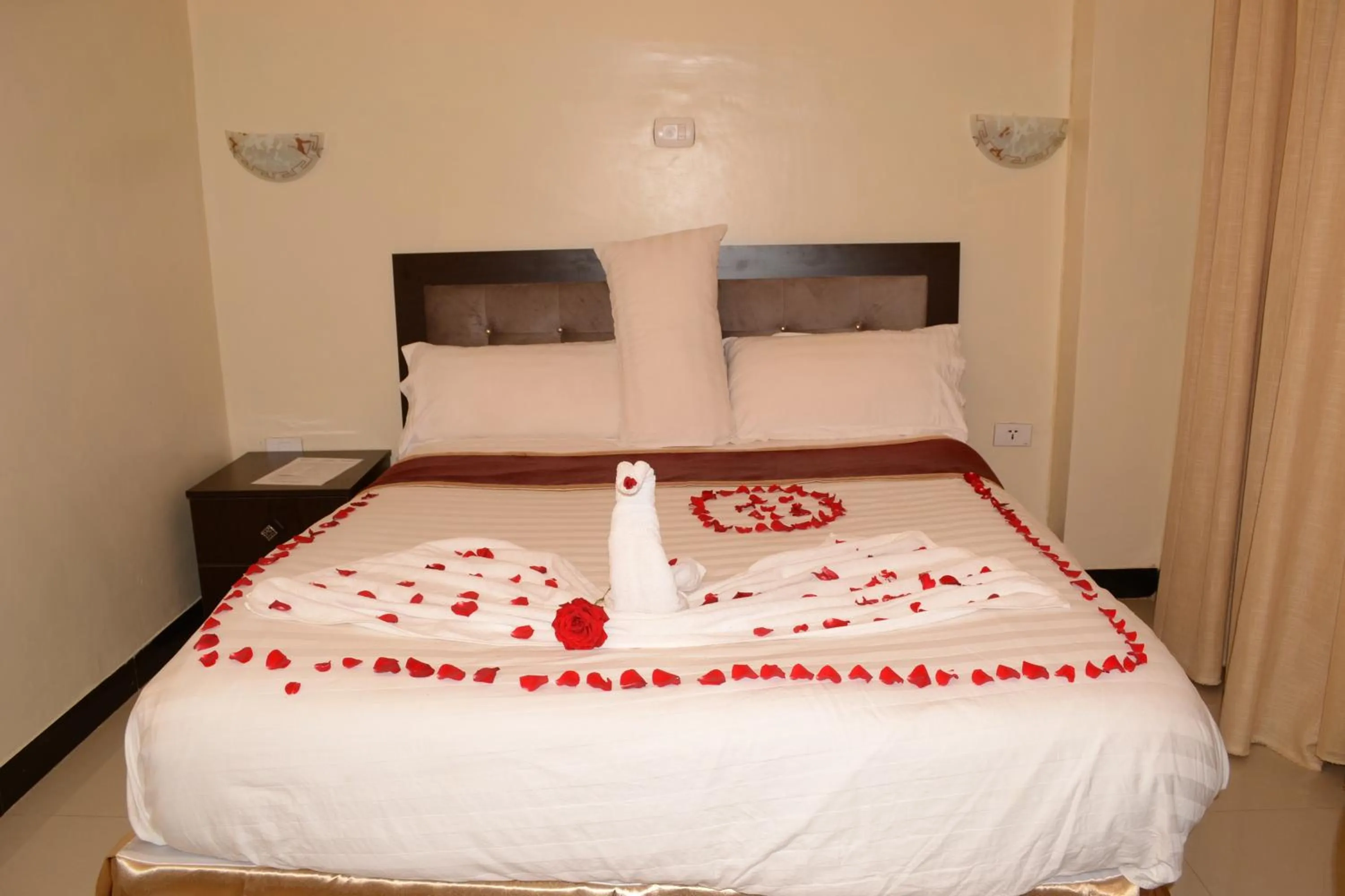 Bed in Lakemark Hotel and Tour Service Bahir Dar