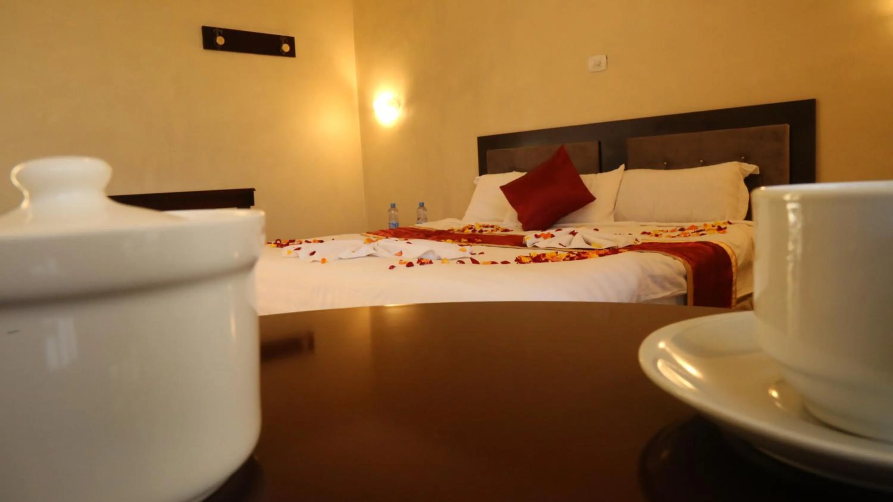 Bed in Lakemark Hotel and Tour Service Bahir Dar