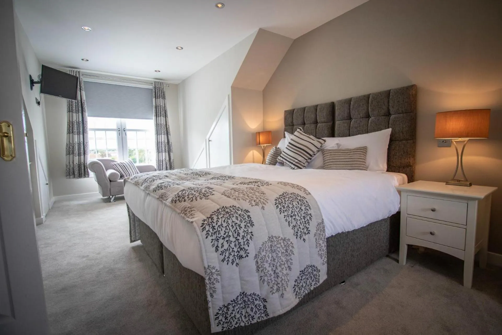 Bed in The Loans Inn