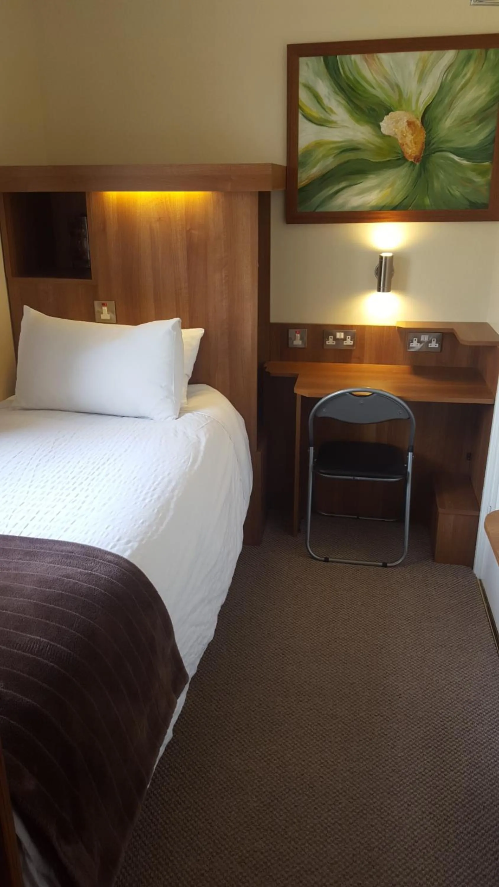 Bedroom, Bed in Rose Park House