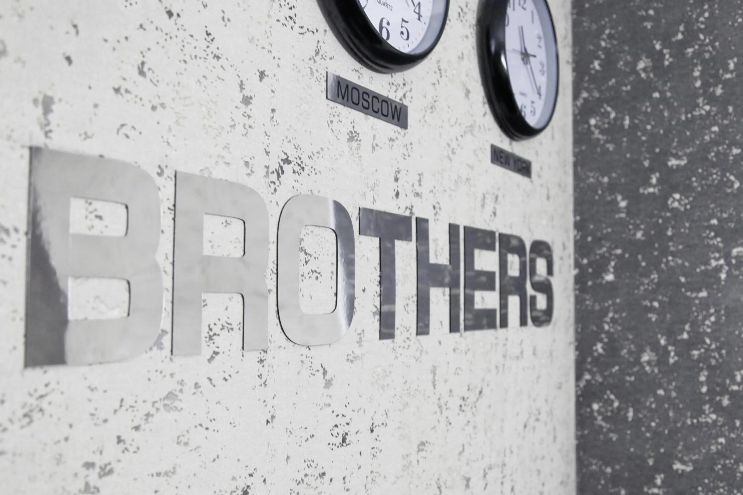 Decorative detail in Hotel Four Brothers