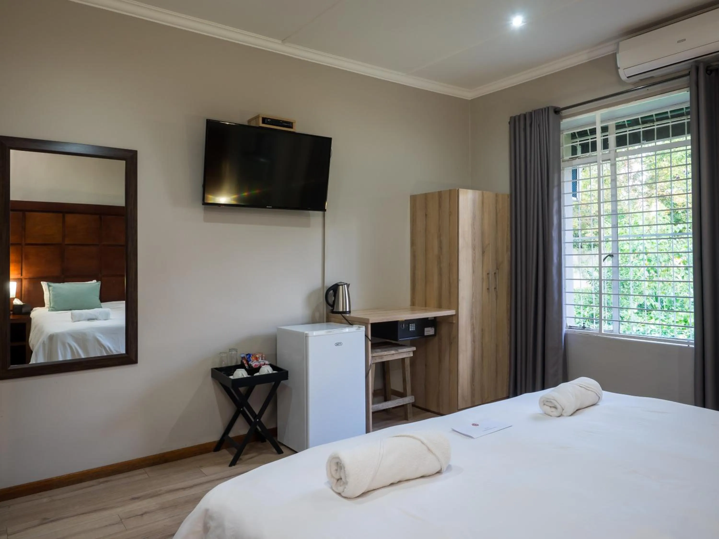 Bedroom, Bed in Hotel @ Secunda