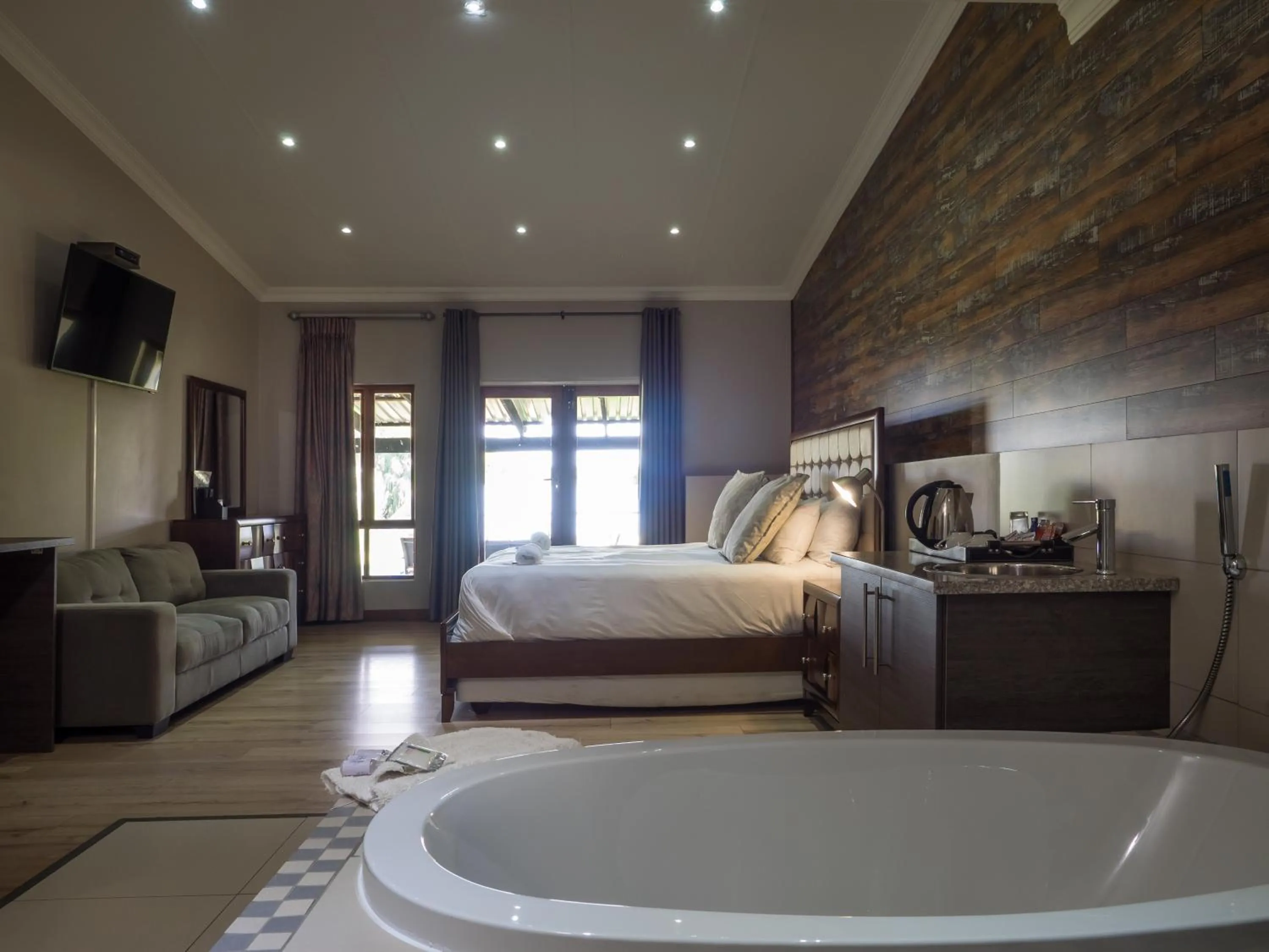 Bedroom, Bed in Hotel @ Secunda