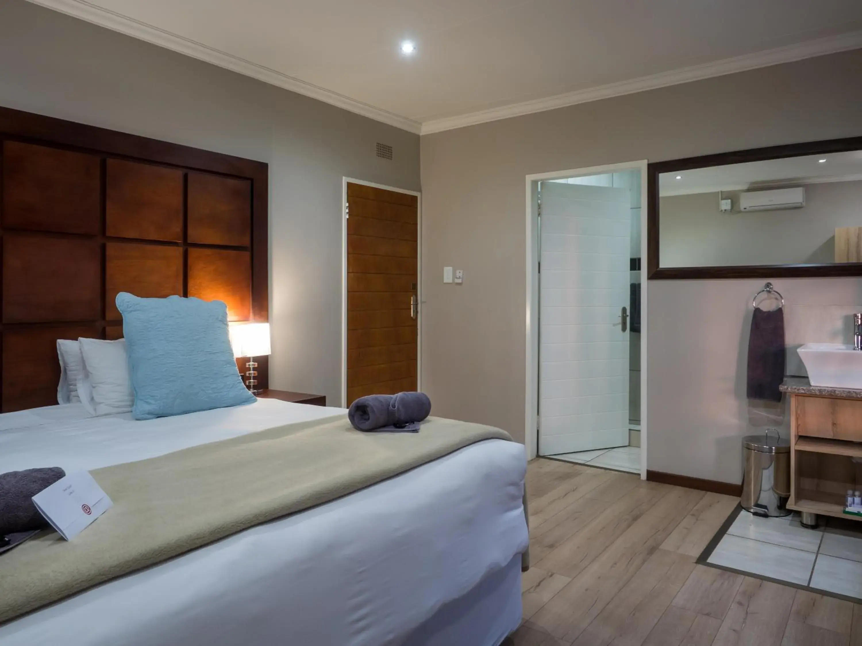 Luxury Double Room in Hotel @ Secunda Luxury Double Room in Hotel @ Secunda