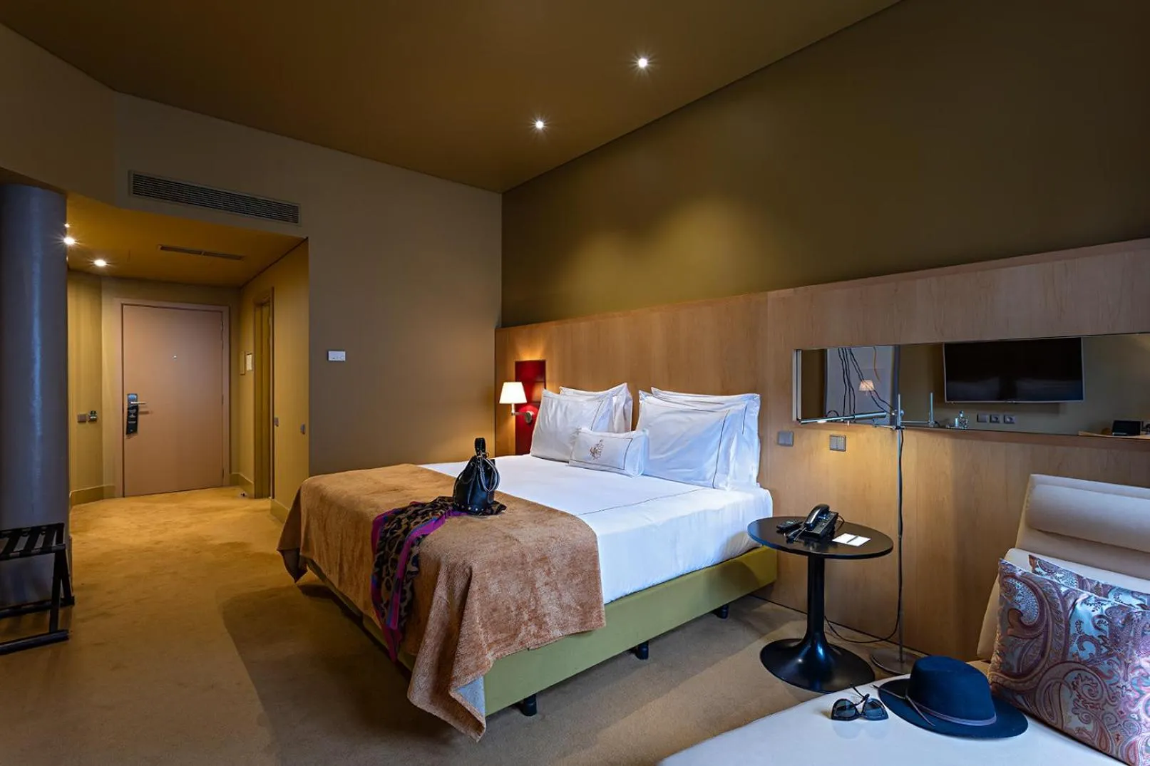 Bedroom, Bed in Pestana Palacio do Freixo, Pousada & National Monument - The Leading Hotels of the World
