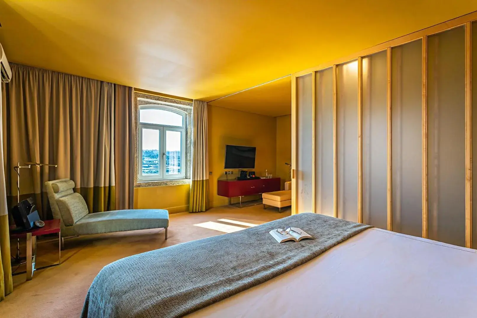 Suite in Pestana Palacio do Freixo, Pousada & National Monument - The Leading Hotels of the World Suite in Pestana Palacio do Freixo, Pousada & National Monument - The Leading Hotels of the World