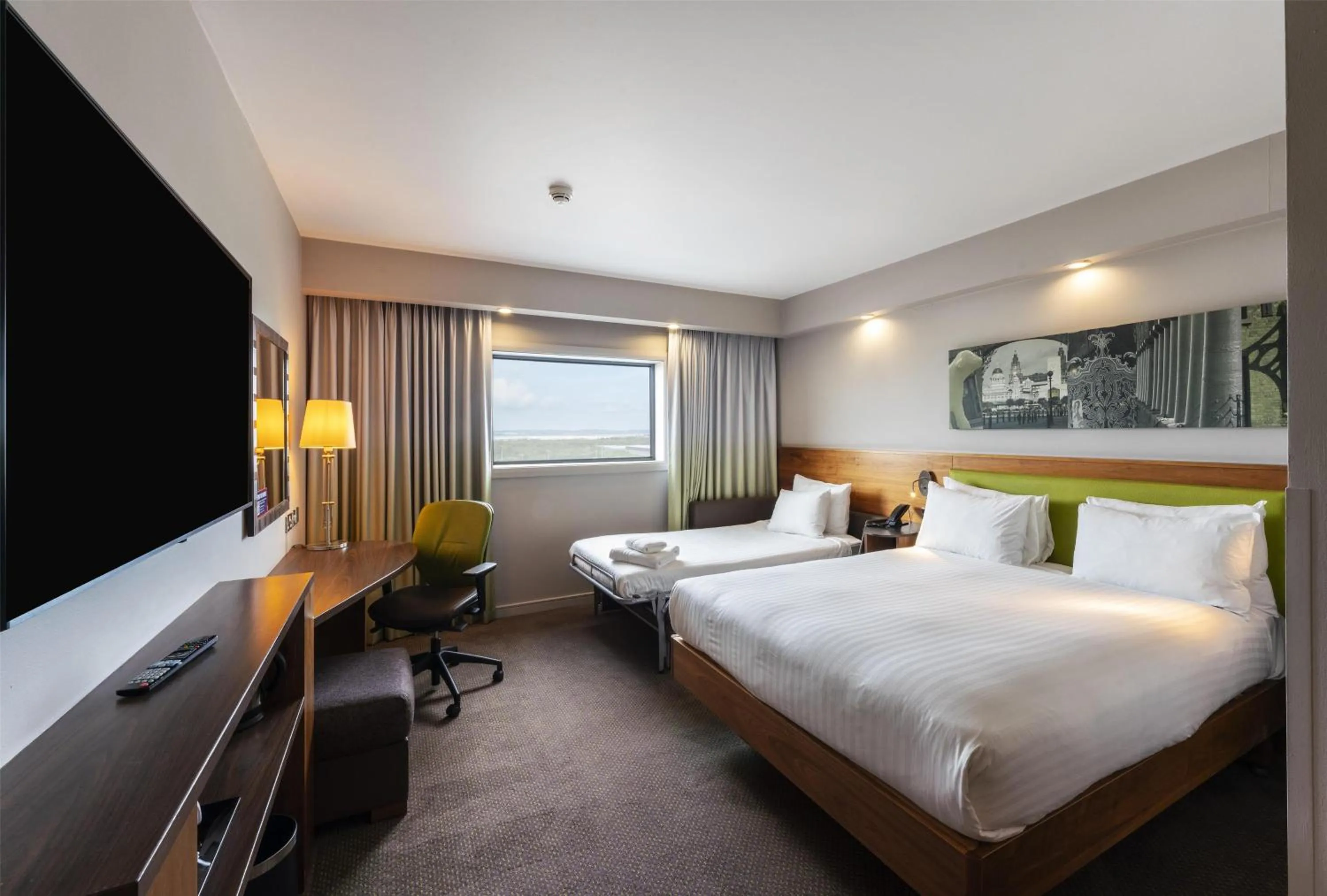 Bed in Hampton by Hilton Liverpool John Lennon Airport