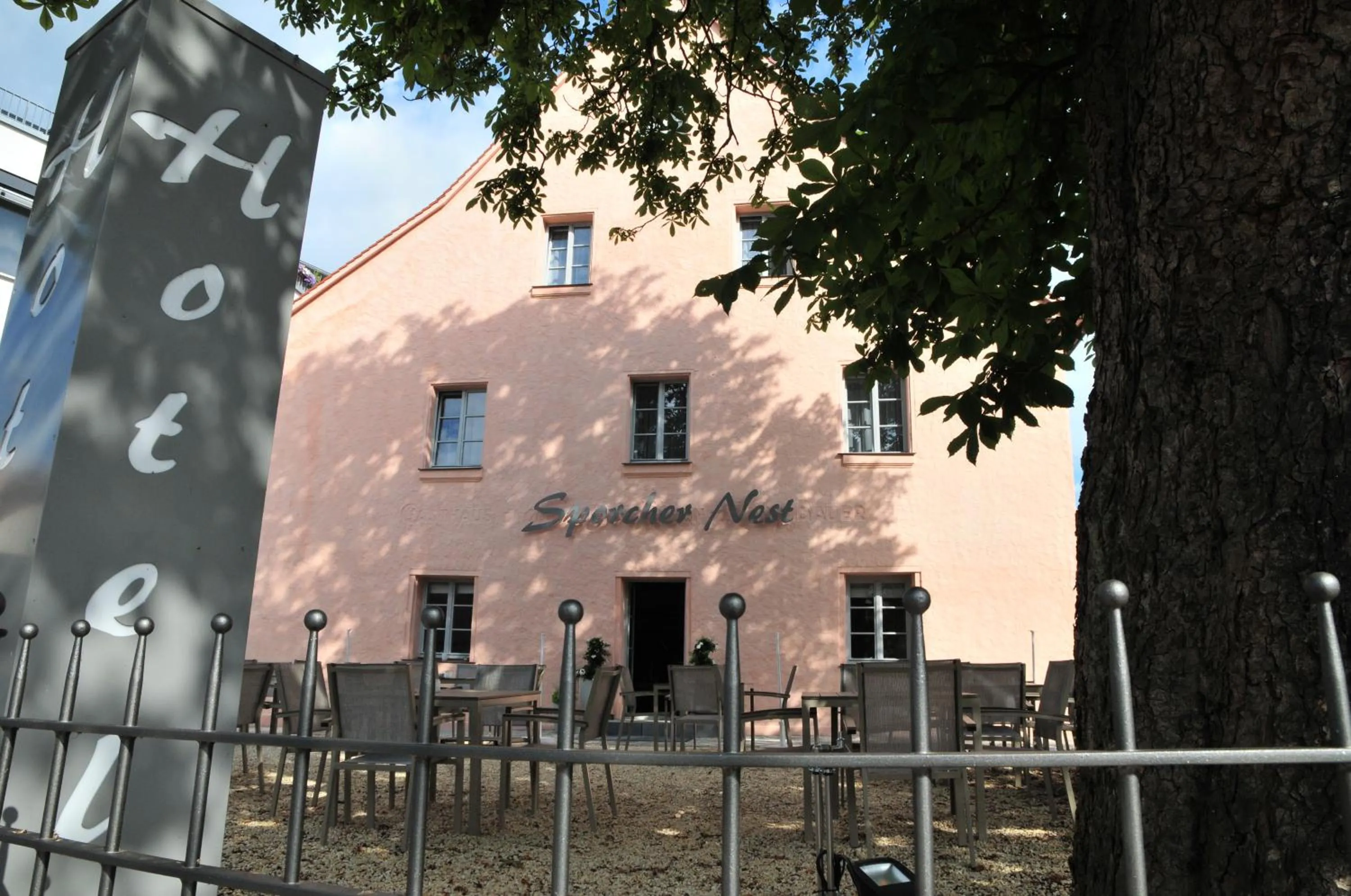 Facade/entrance in Hotel Sporcher Nest