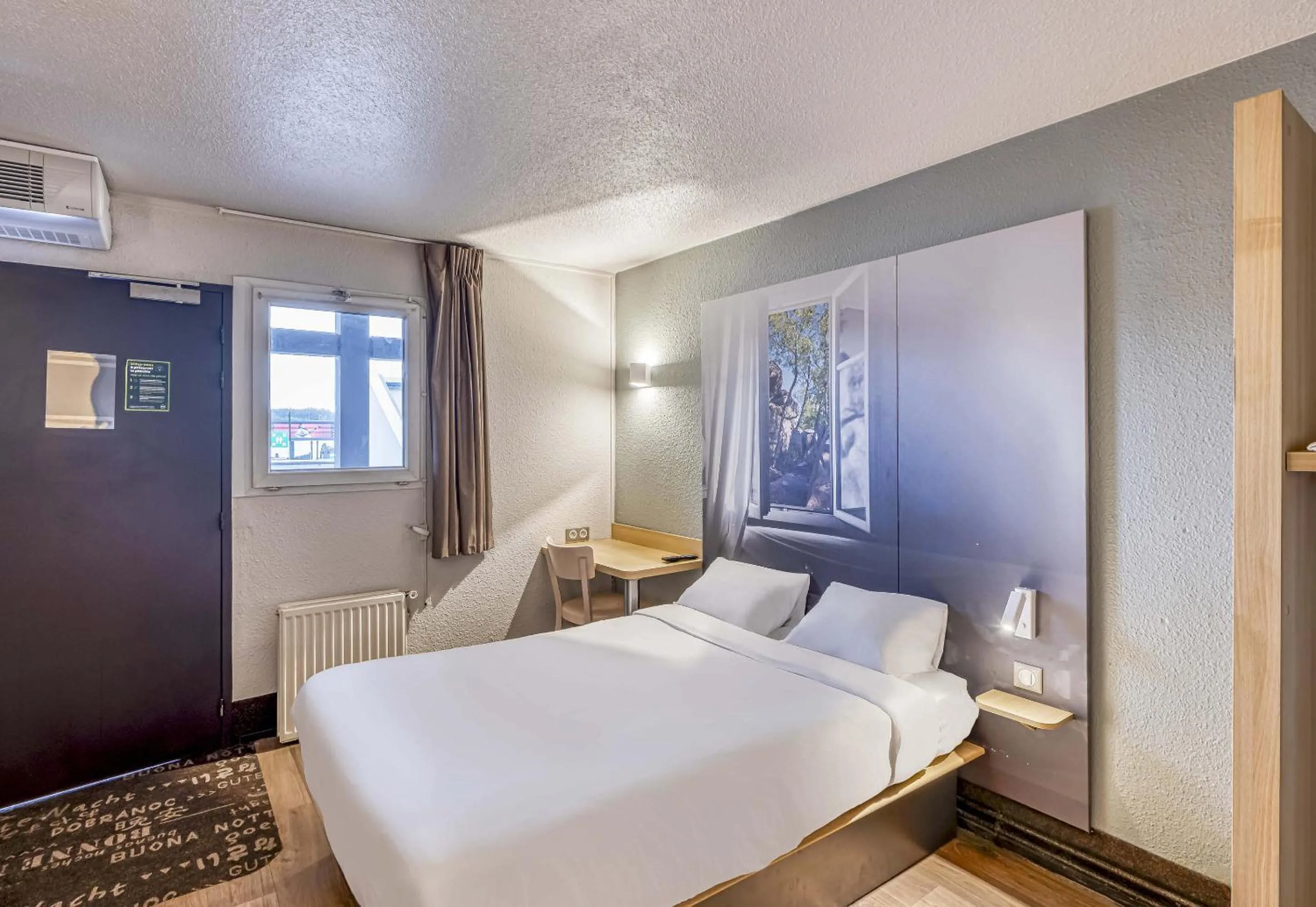 Bedroom, Bed in B&B HOTEL Bordeaux Lormont