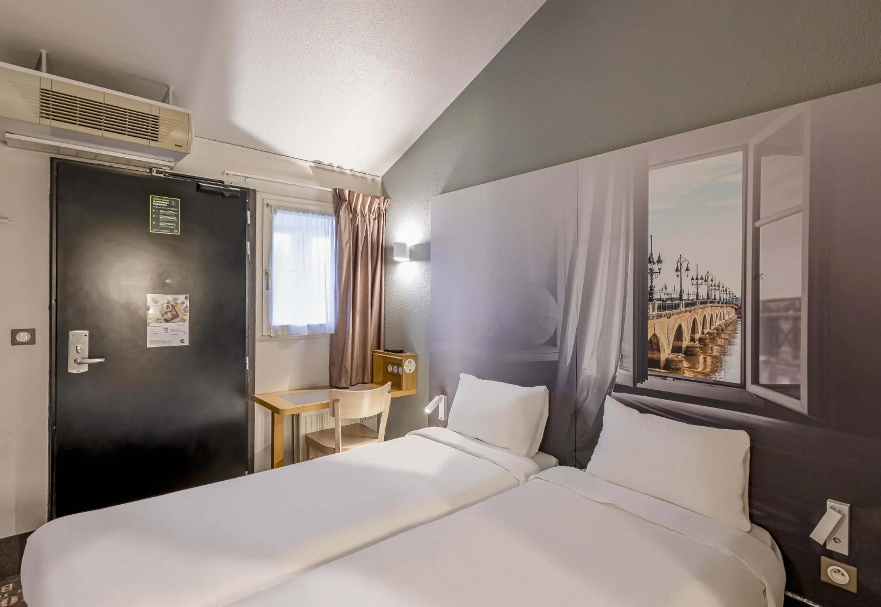 Bedroom, Bed in B&B HOTEL Bordeaux Lormont